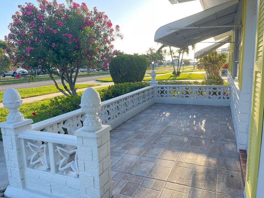 Photo of 2020 SW Golf Lane, Boynton Beach, FL 33426 (MLS # R11085876)