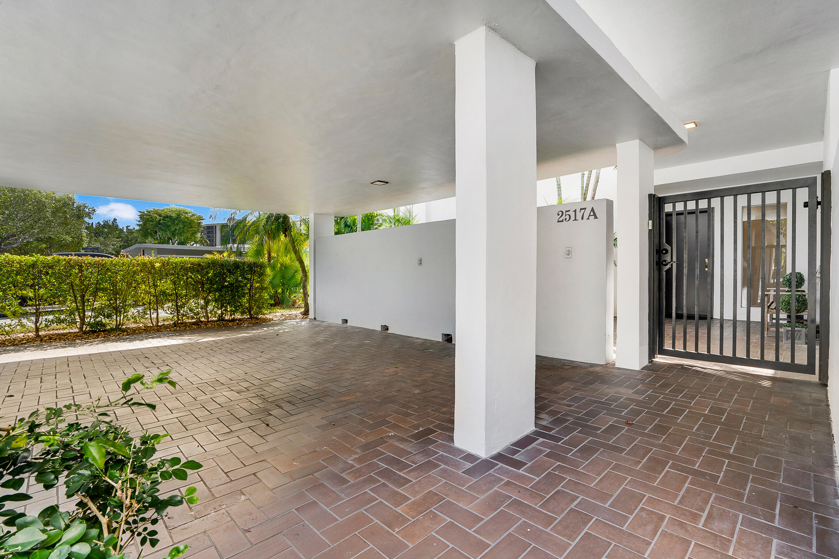 PARLIAMENT GOLF VILLAS CONDO - Residential