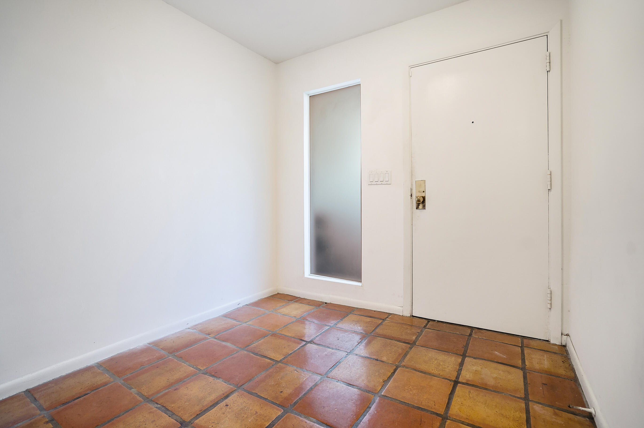 PARLIAMENT GOLF VILLAS CONDO - Residential