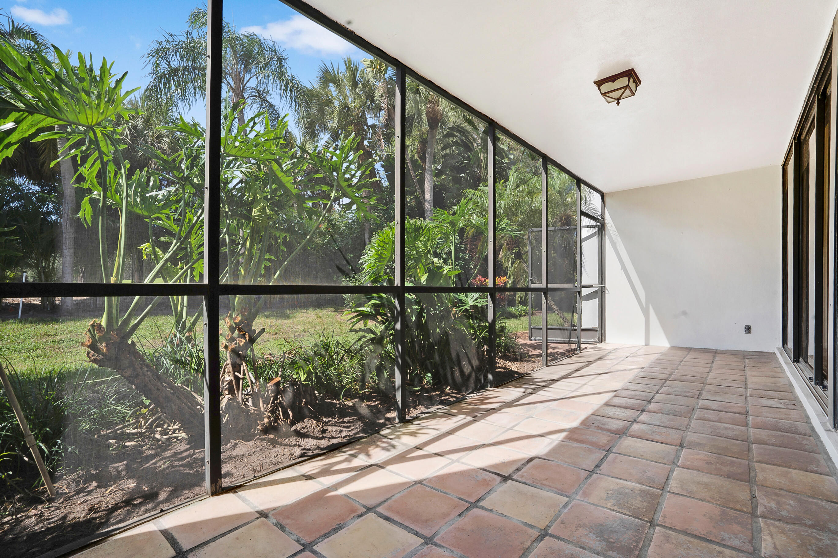 PARLIAMENT GOLF VILLAS CONDO - Residential