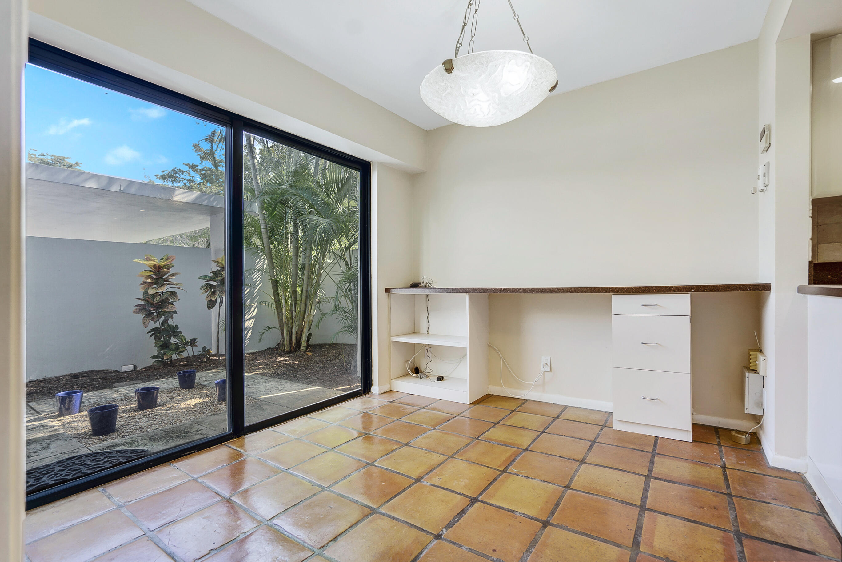 PARLIAMENT GOLF VILLAS CONDO - Residential