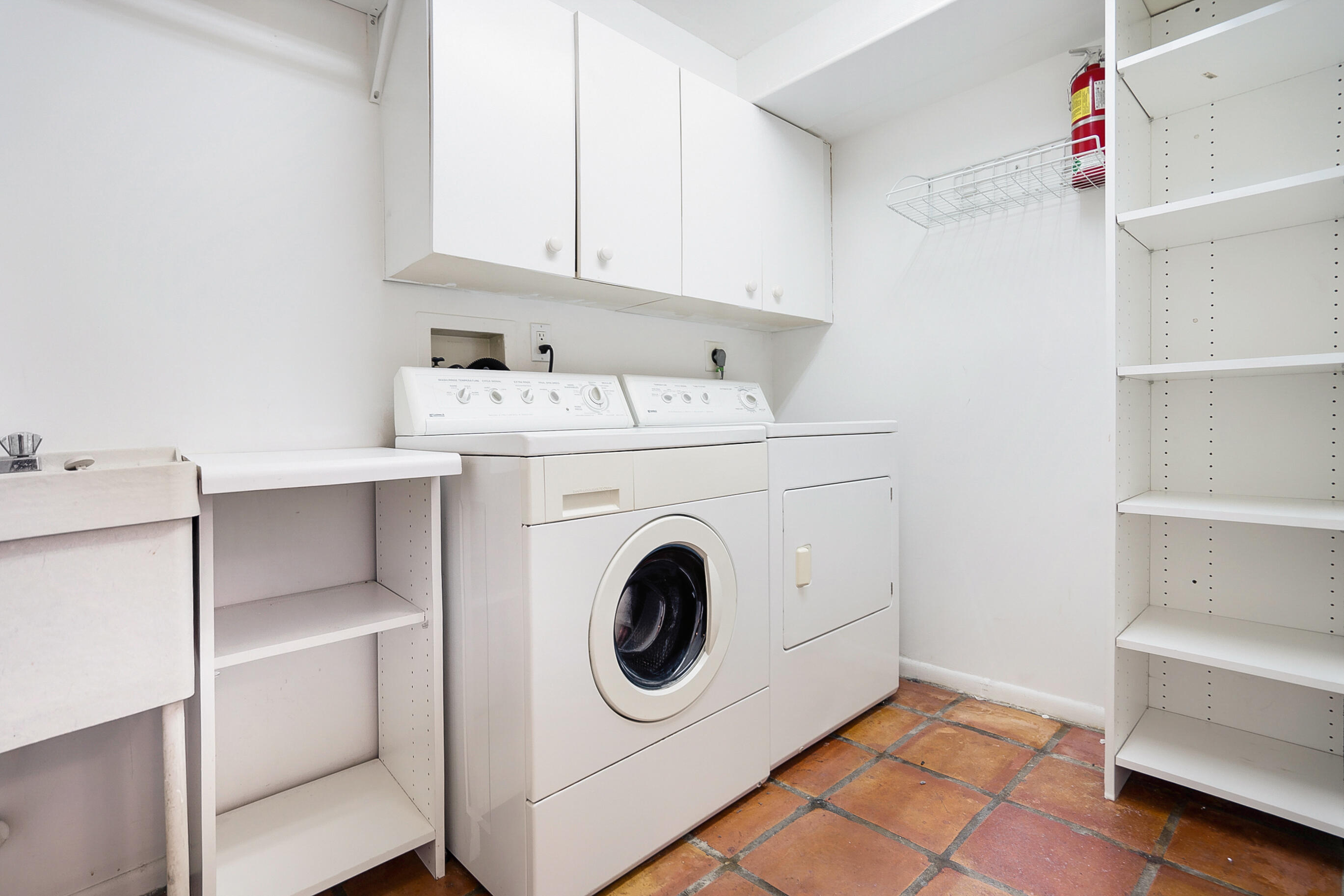 PARLIAMENT GOLF VILLAS CONDO - Residential