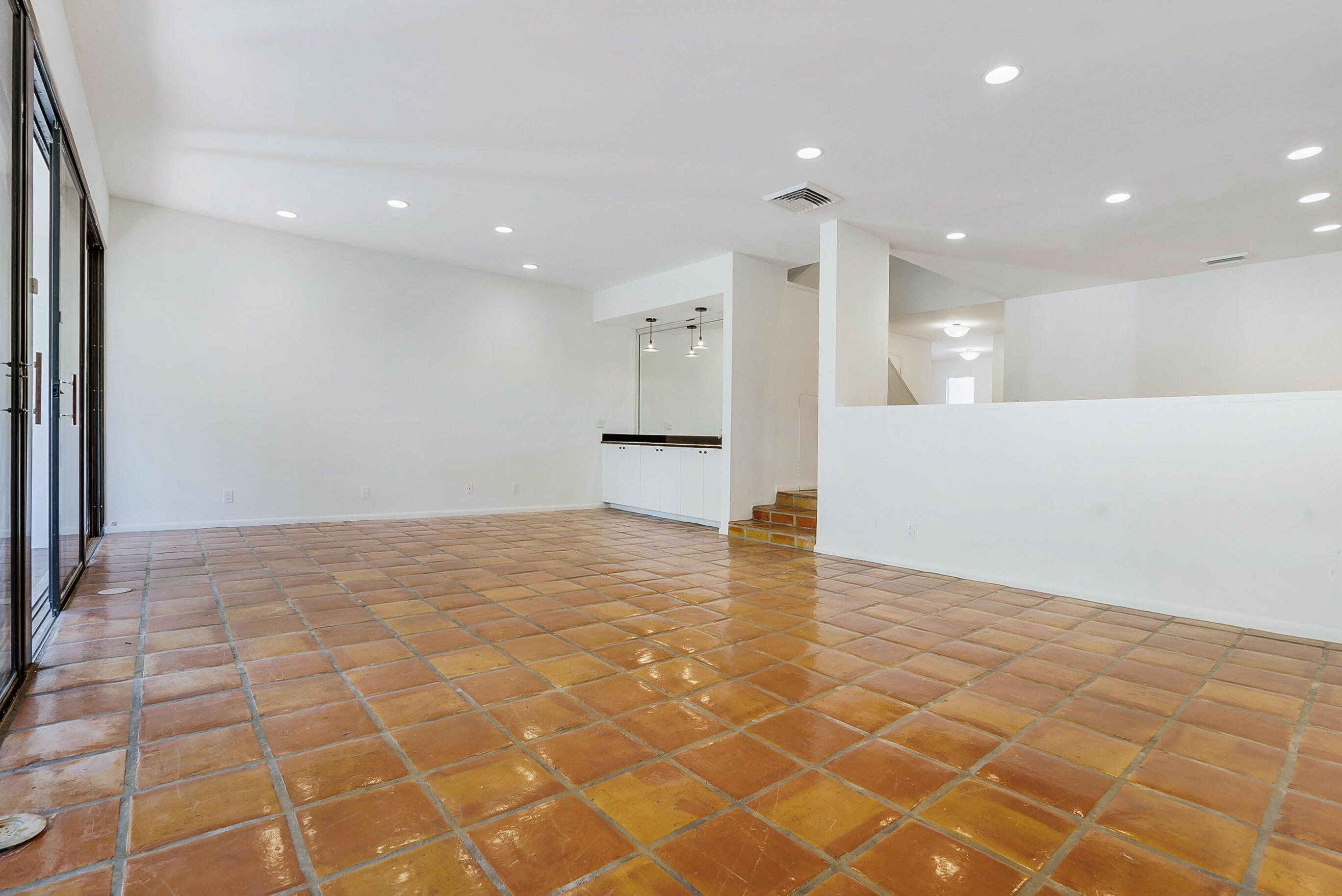 PARLIAMENT GOLF VILLAS CONDO - Residential