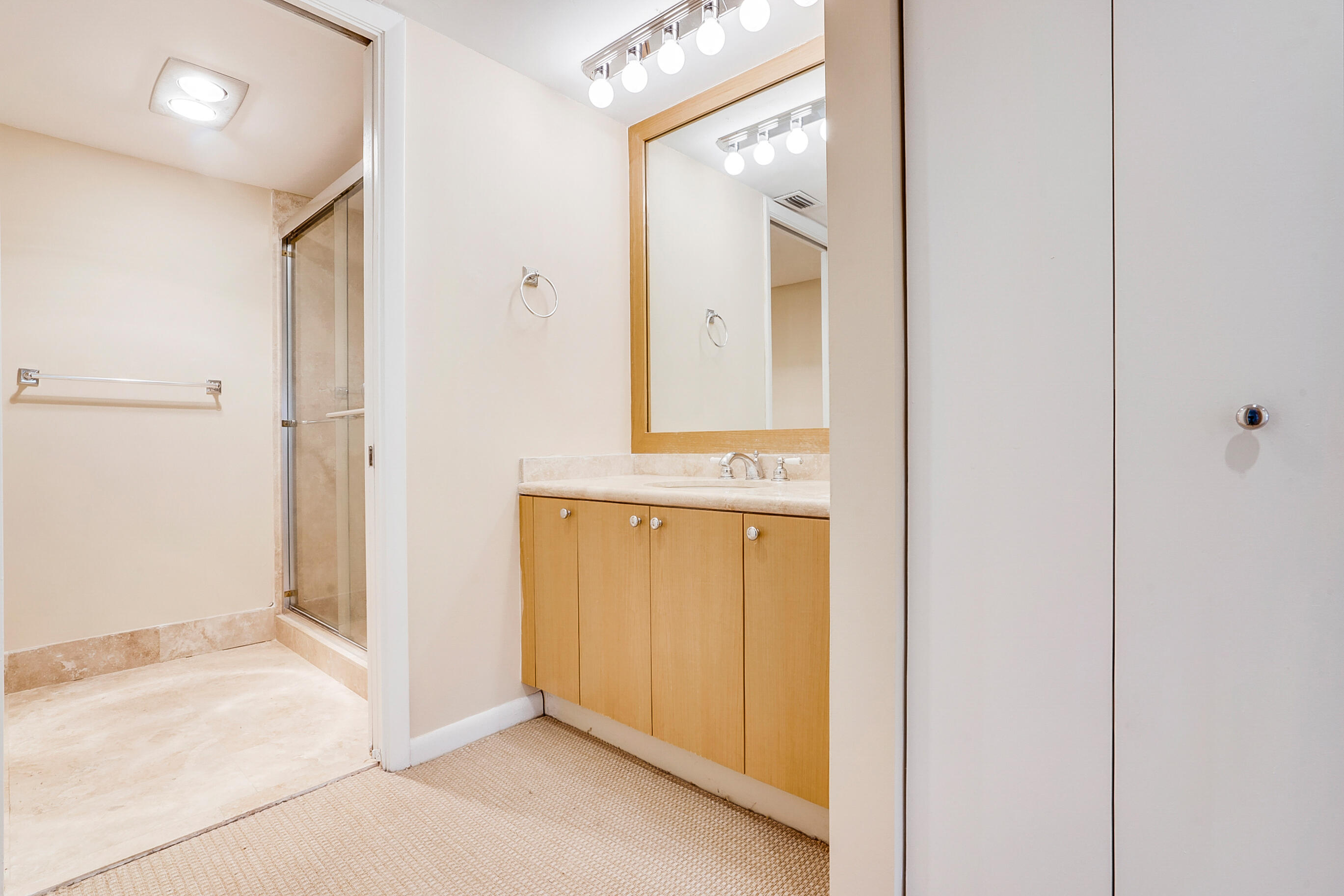 PARLIAMENT GOLF VILLAS CONDO - Residential