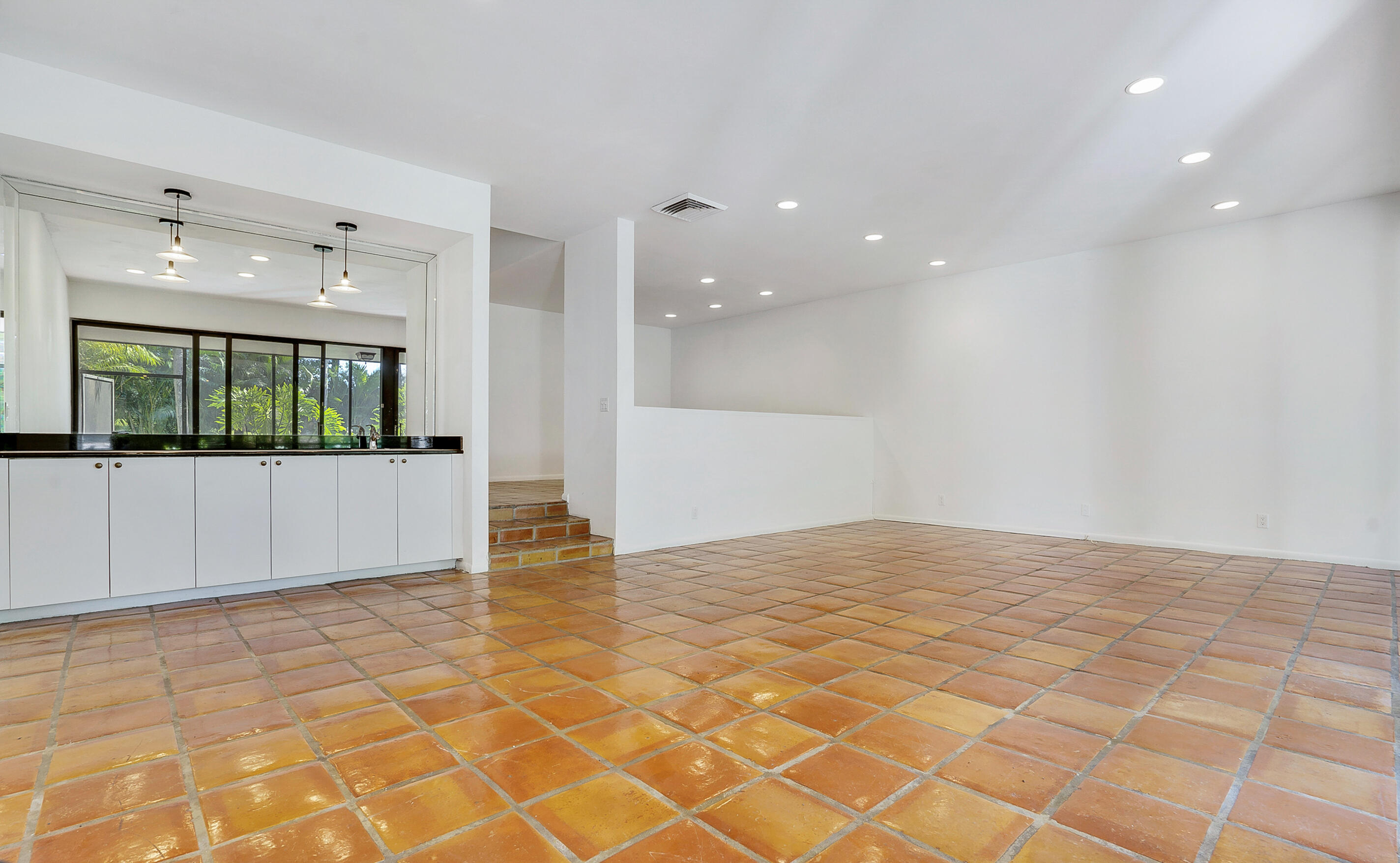 PARLIAMENT GOLF VILLAS CONDO - Residential