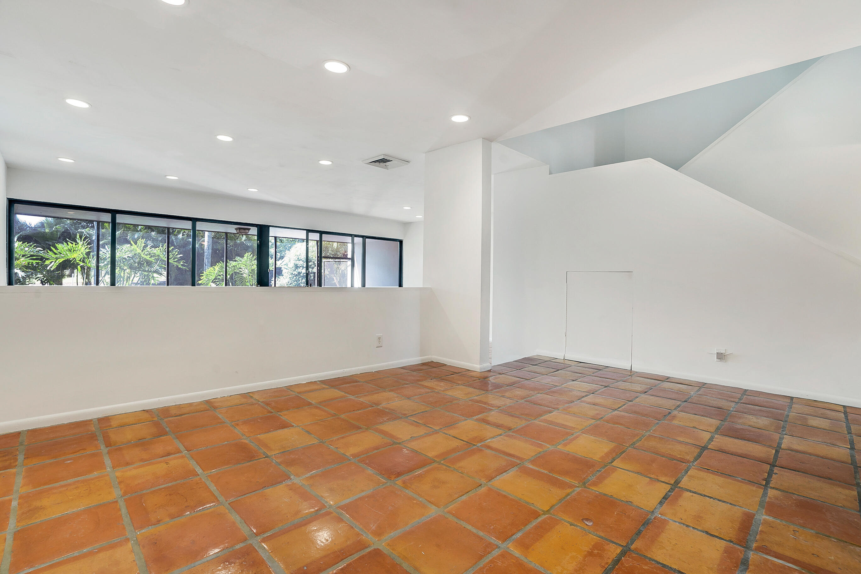 PARLIAMENT GOLF VILLAS CONDO - Residential