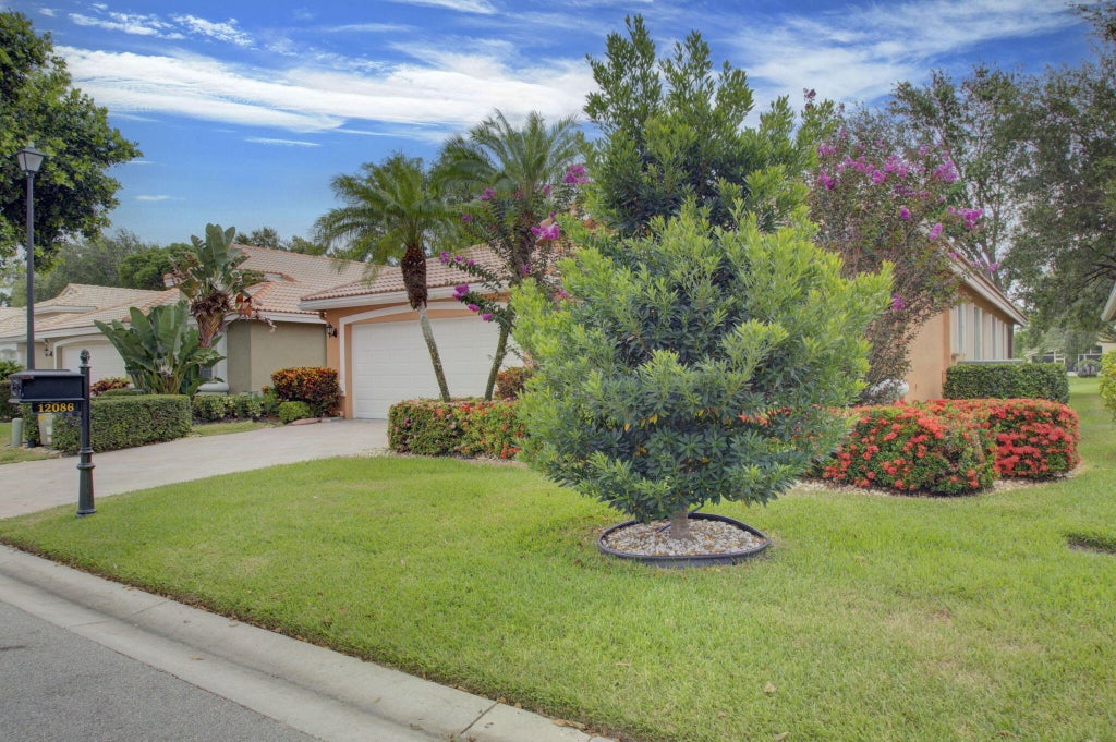 Photo of 12086 Aprilia Drive, Boynton Beach, FL 33437 (MLS # R11099912)