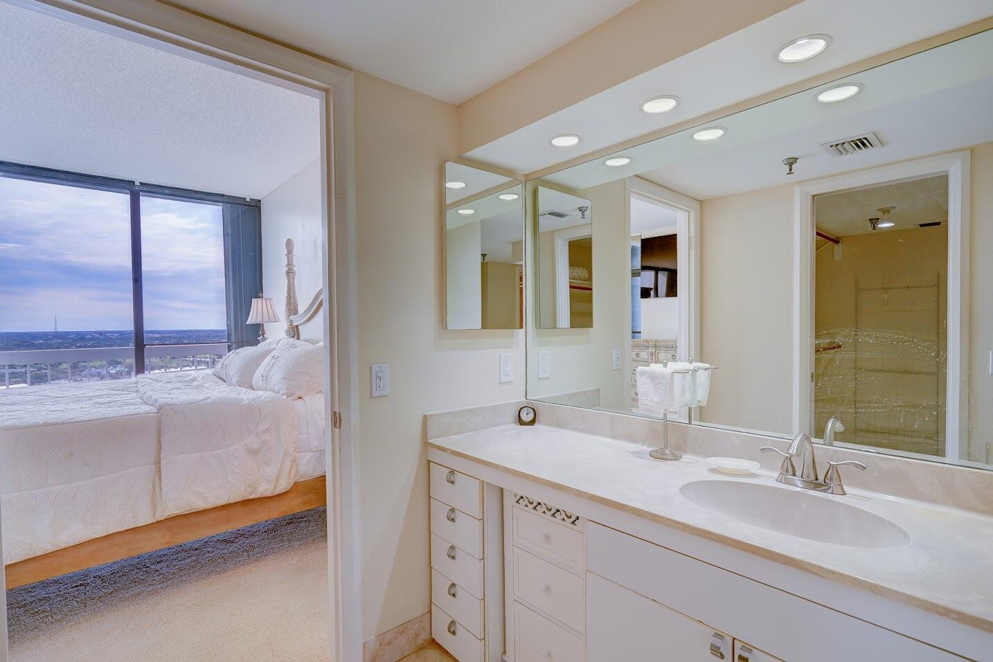 OLD PORT COVE TOWER WEST COND DECL FILED 5-7-
80 - Residential