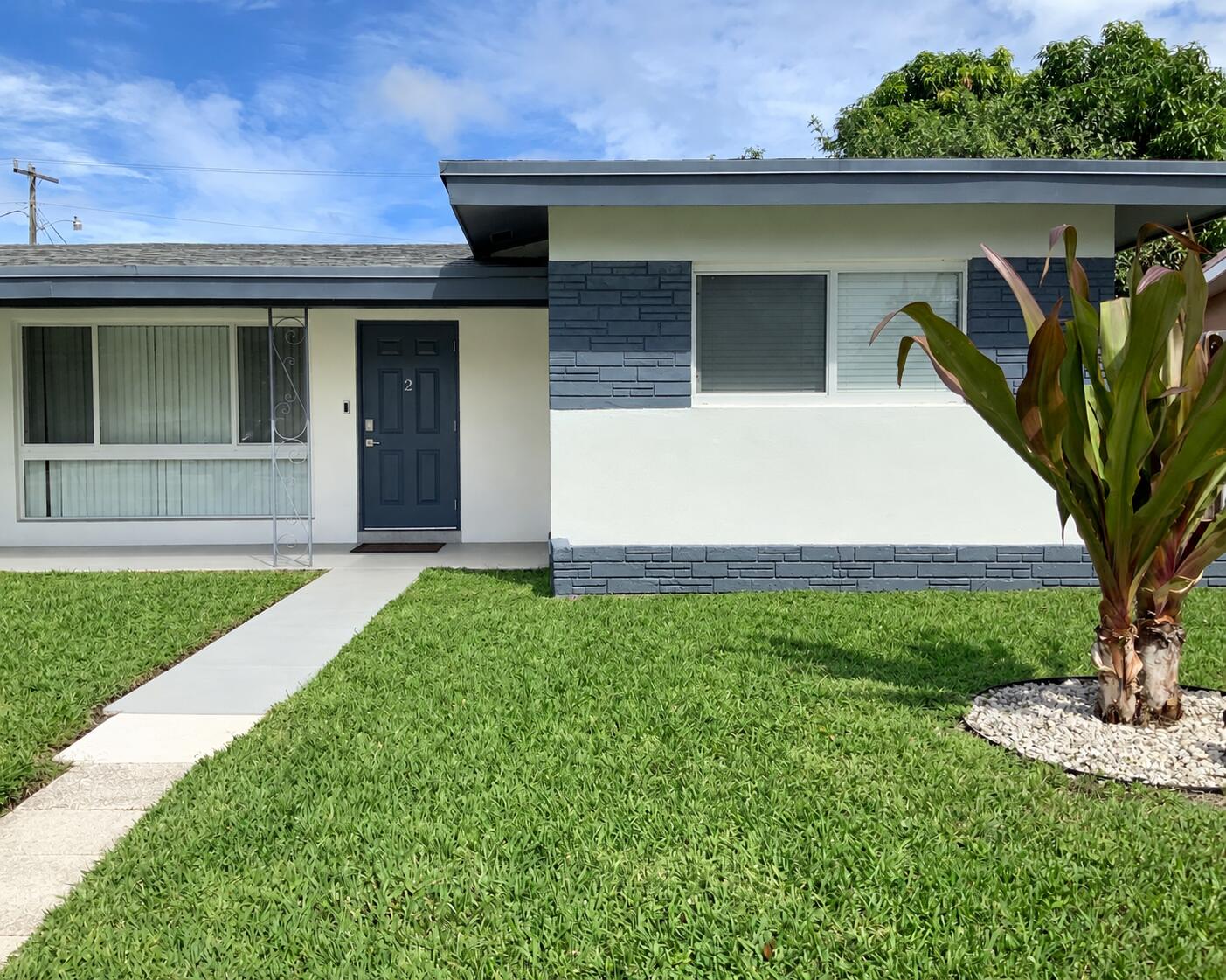 1261 SE 2nd Street 2