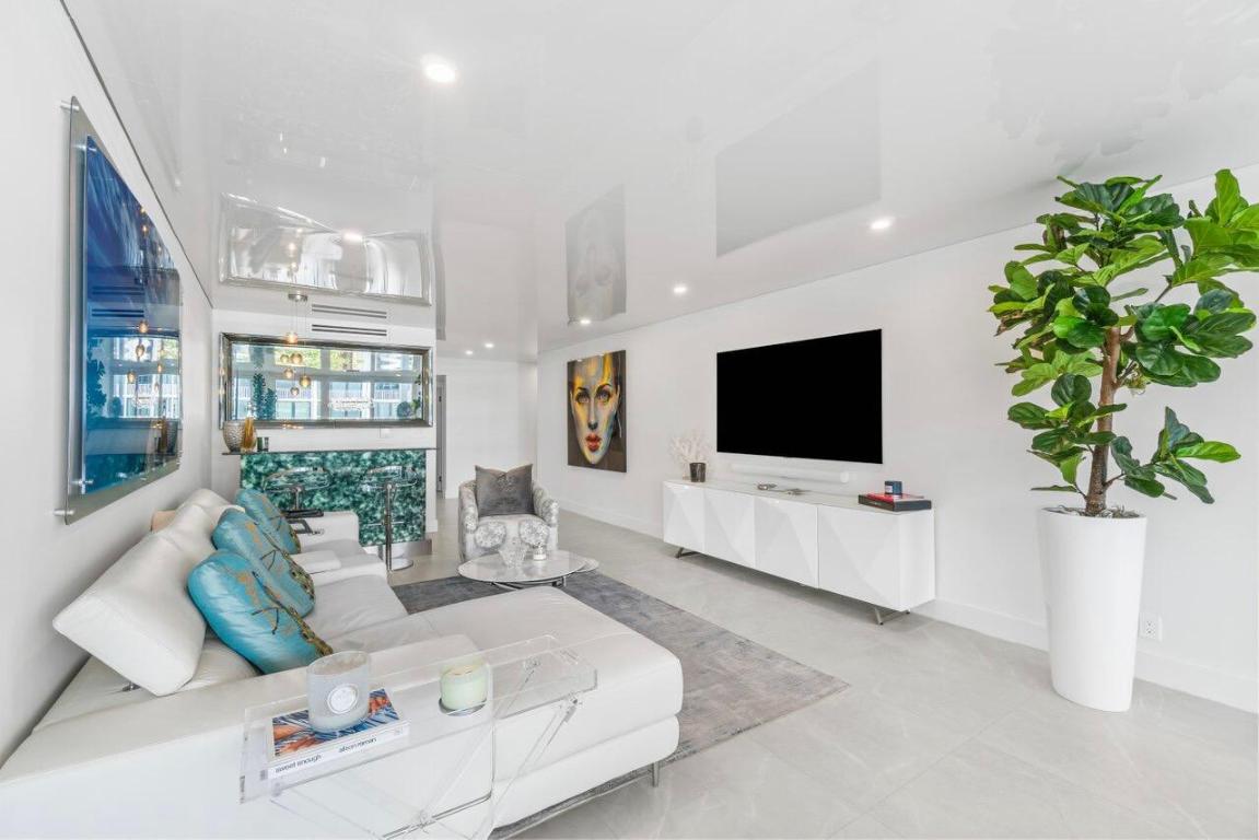 2784 S Ocean Boulevard 105s