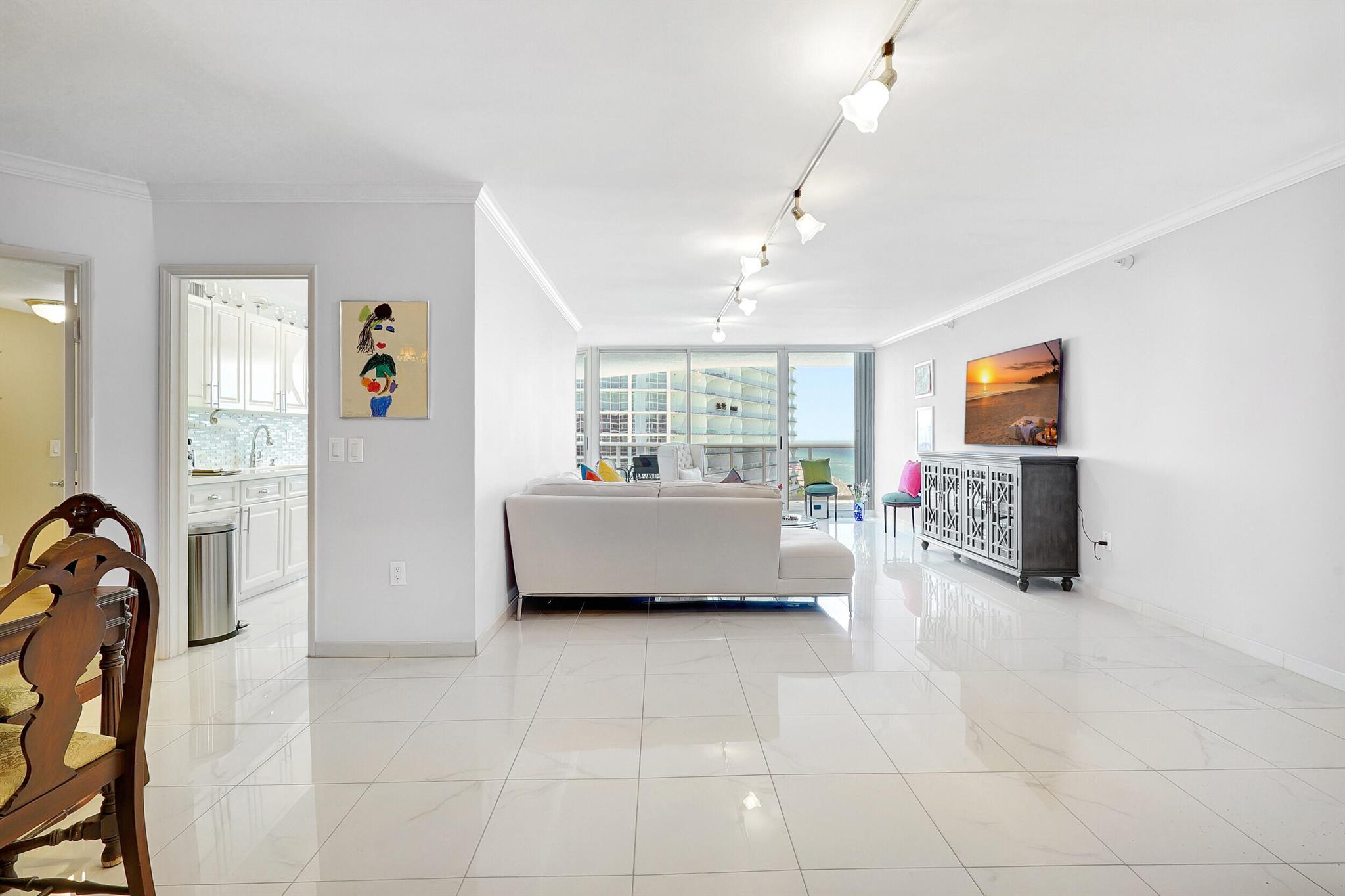 16711 Collins Avenue 1906