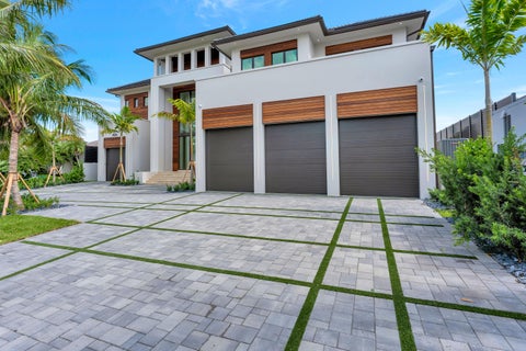 Tiny photo for 19600 Harbor Road S, Jupiter, FL 33469 (MLS # B26089602)