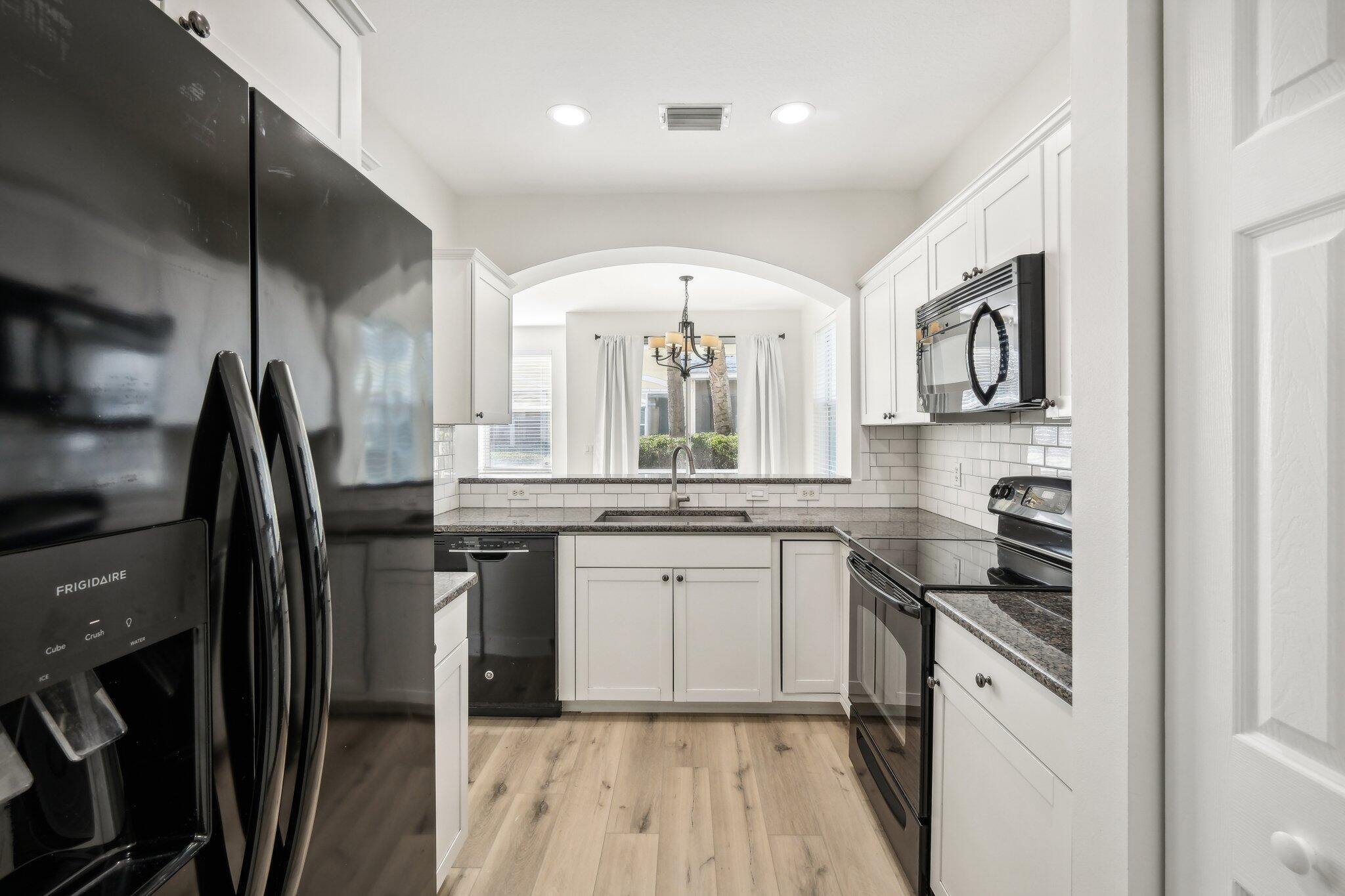 LANTERN KEY - Residential Lease