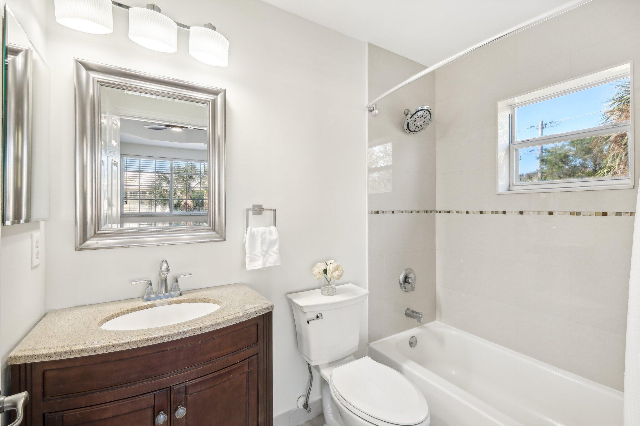 LANTERN KEY - Residential Lease