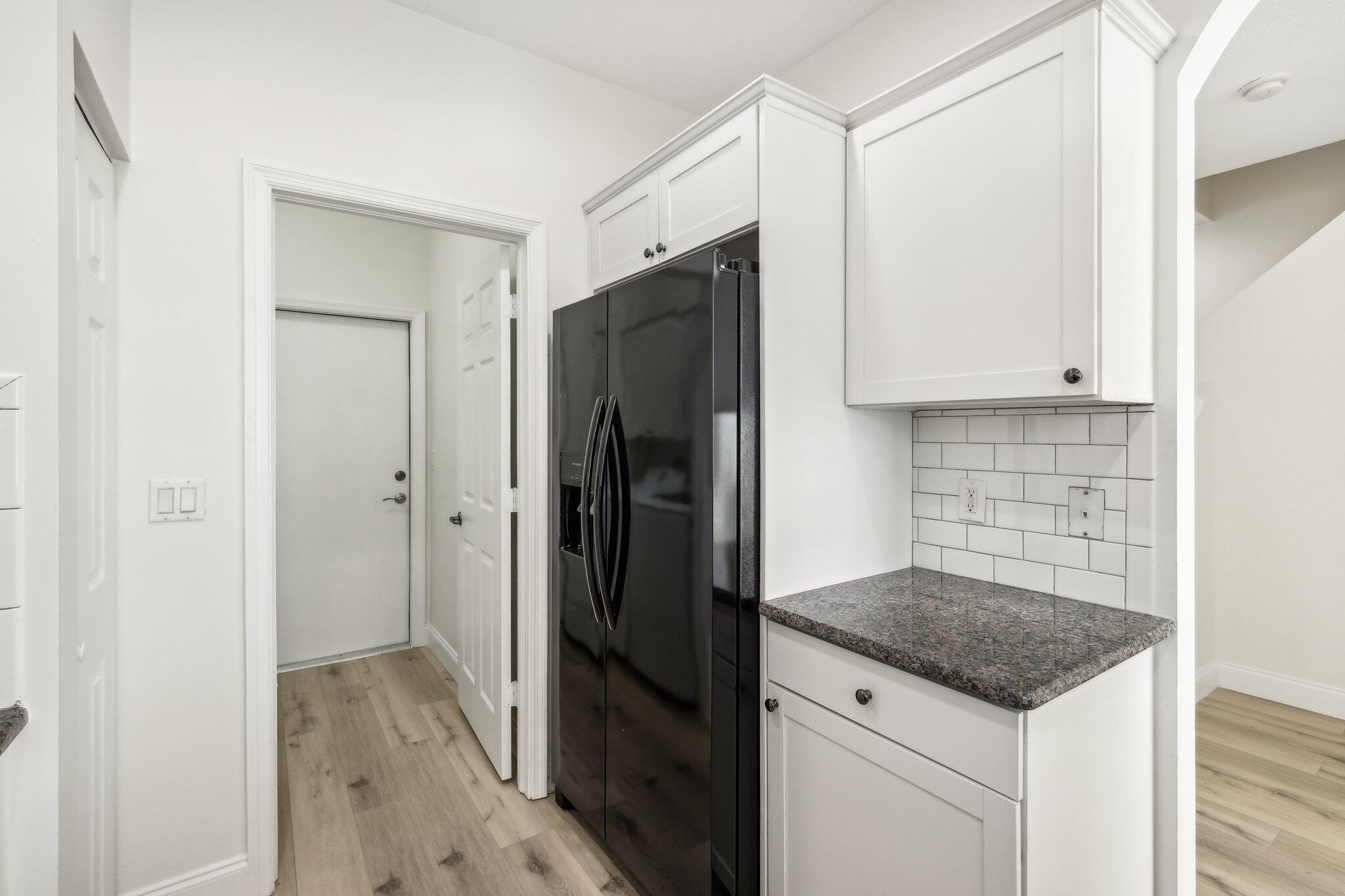 LANTERN KEY - Residential Lease