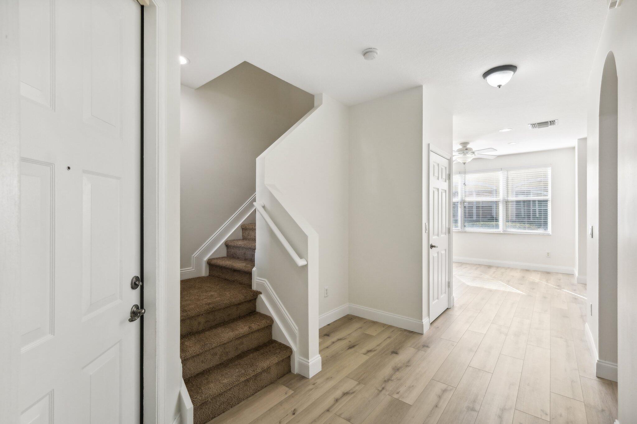 LANTERN KEY - Residential Lease