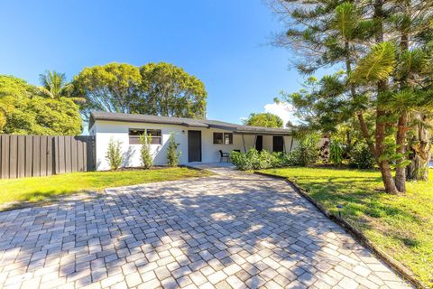 Photo of 9148 Bamboo Drive, Palm Beach Gardens, FL 33410 (MLS # R11134667)