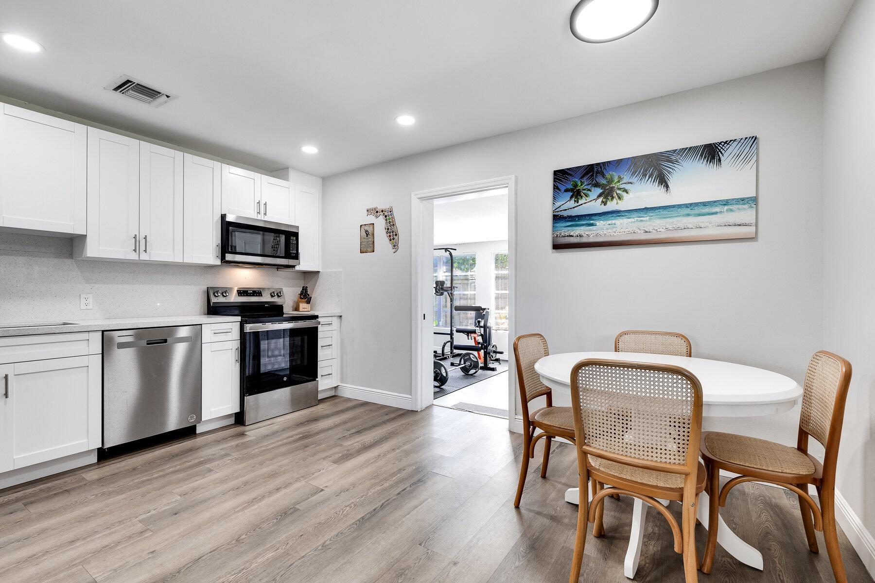 PALM BEACH SQUARE UNIT 4 - Residential