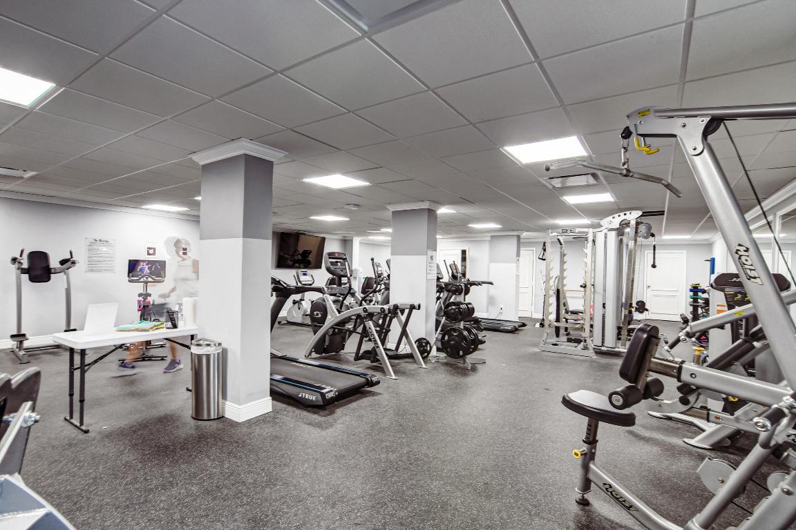 BARCLAY CONDO - Residential