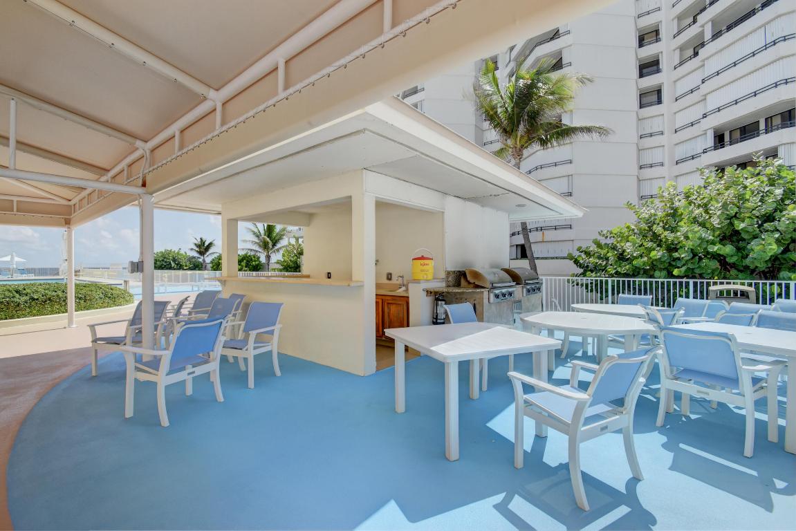 BARCLAY CONDO - Residential