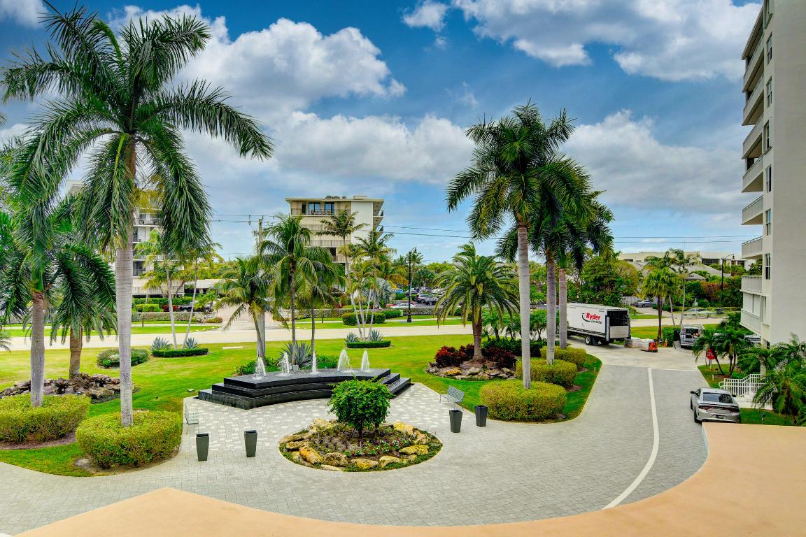 BARCLAY CONDO - Residential