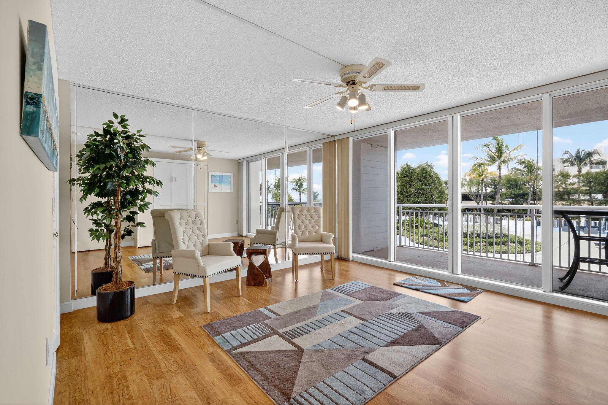 BARCLAY CONDO - Residential