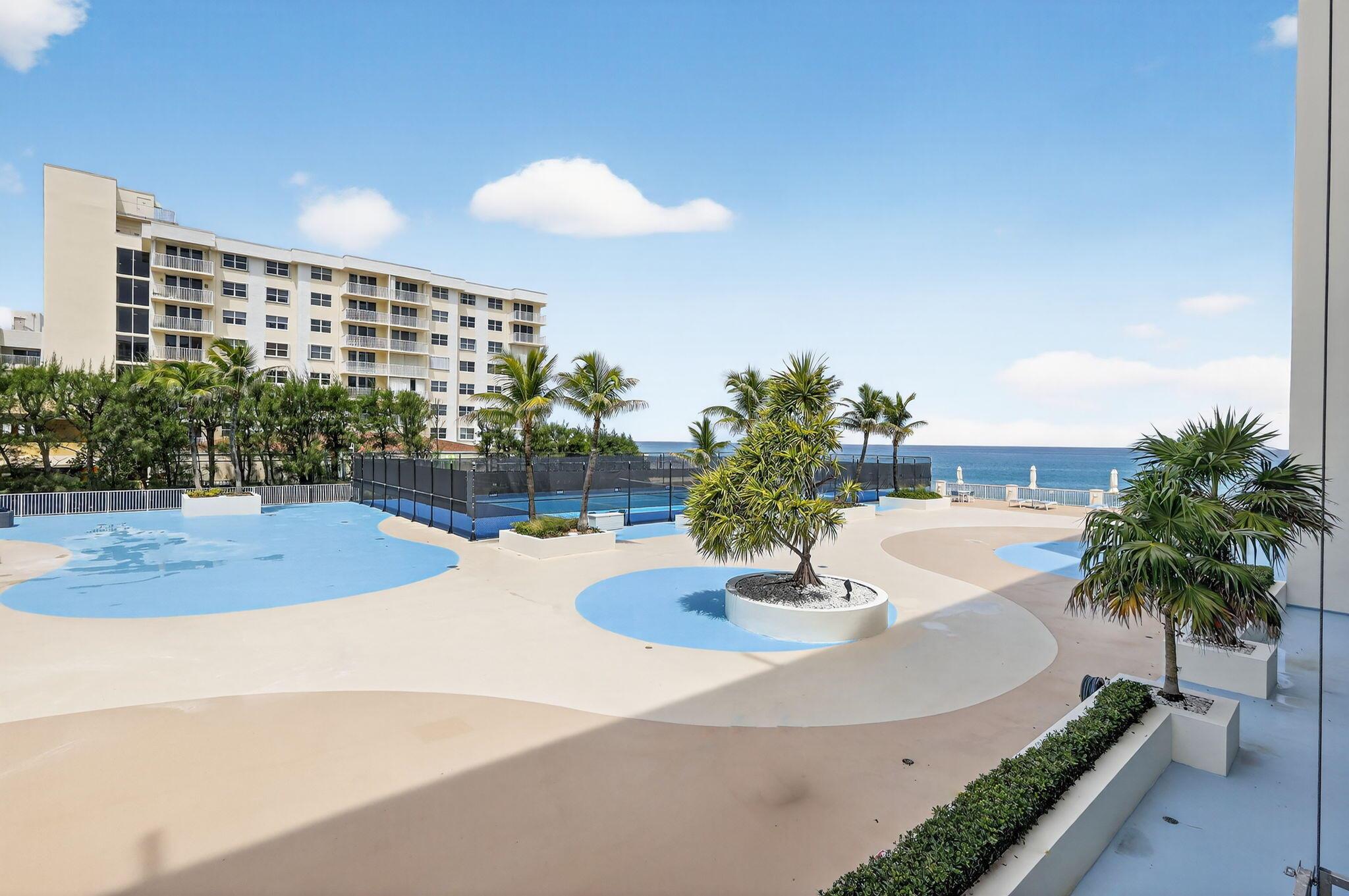 BARCLAY CONDO - Residential