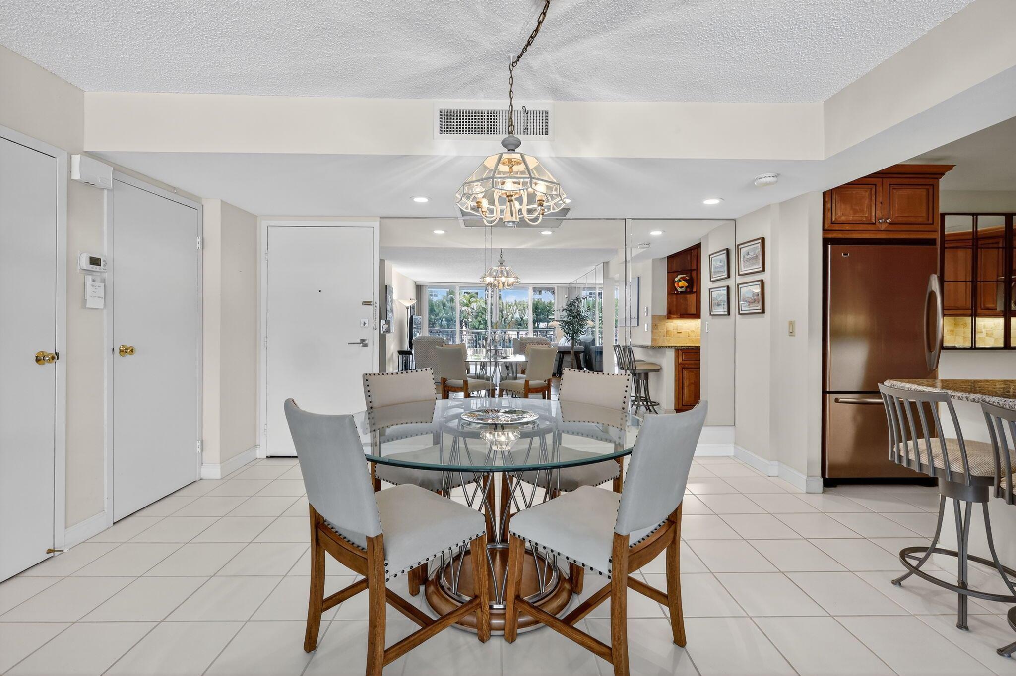 BARCLAY CONDO - Residential