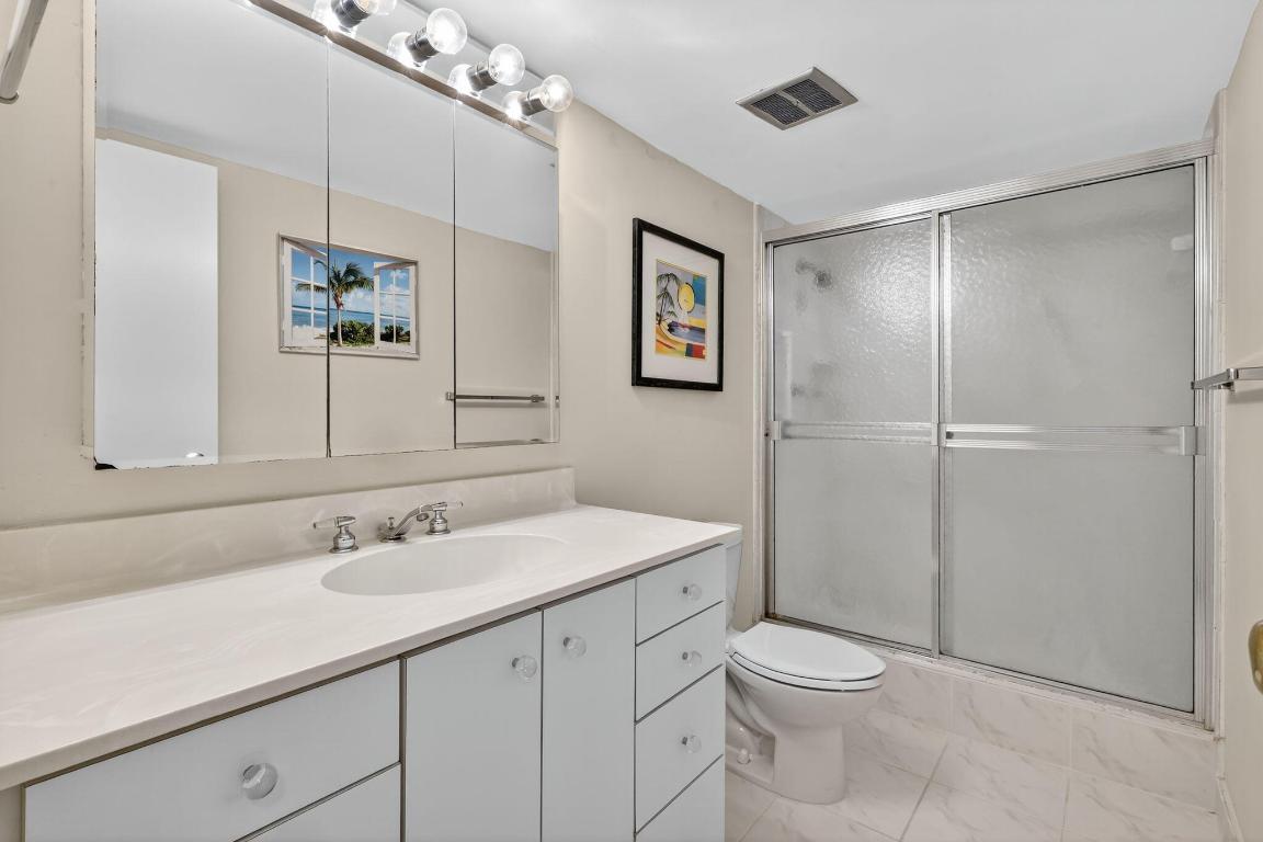 BARCLAY CONDO - Residential