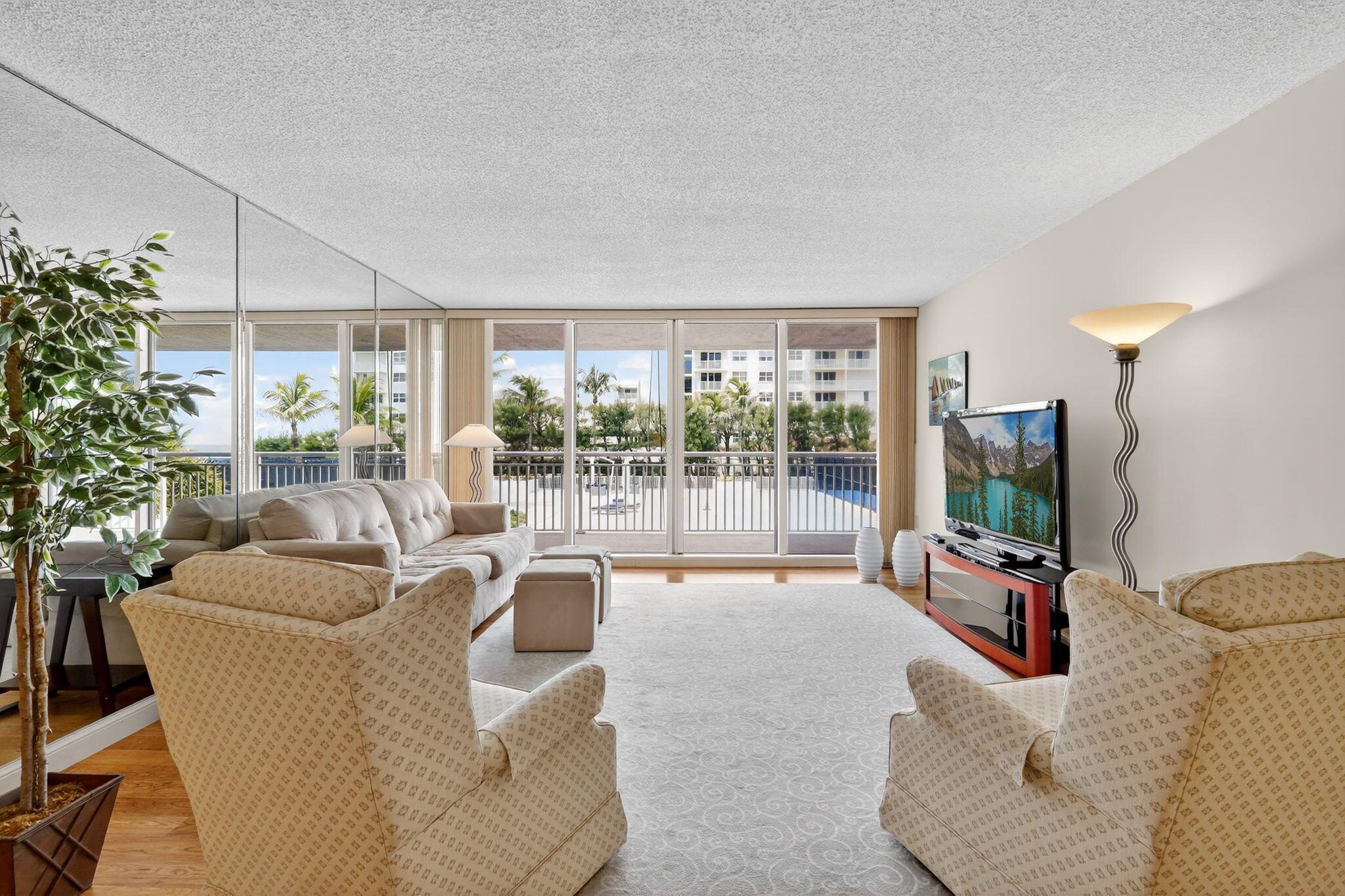 BARCLAY CONDO - Residential