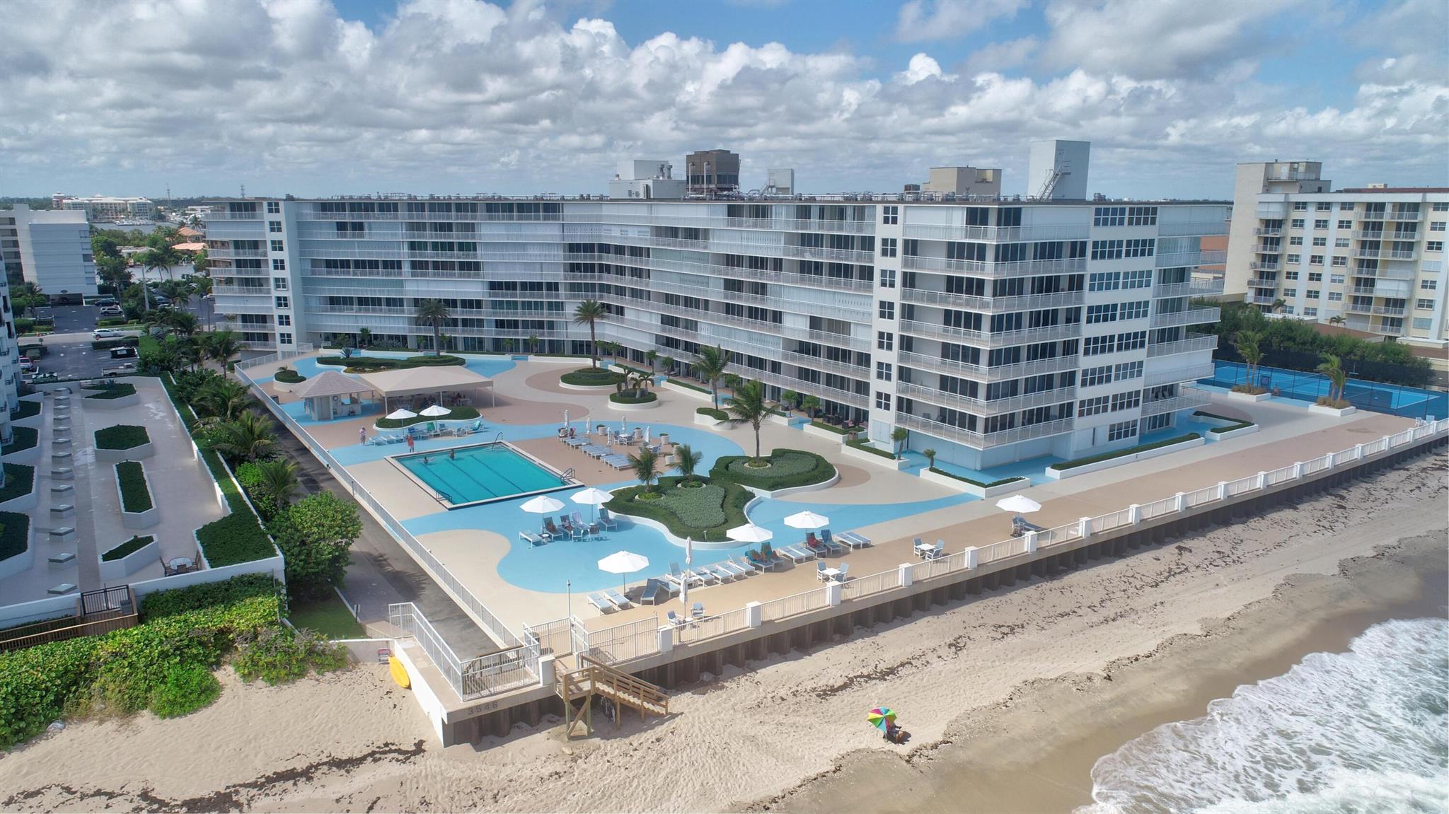 BARCLAY CONDO - Residential