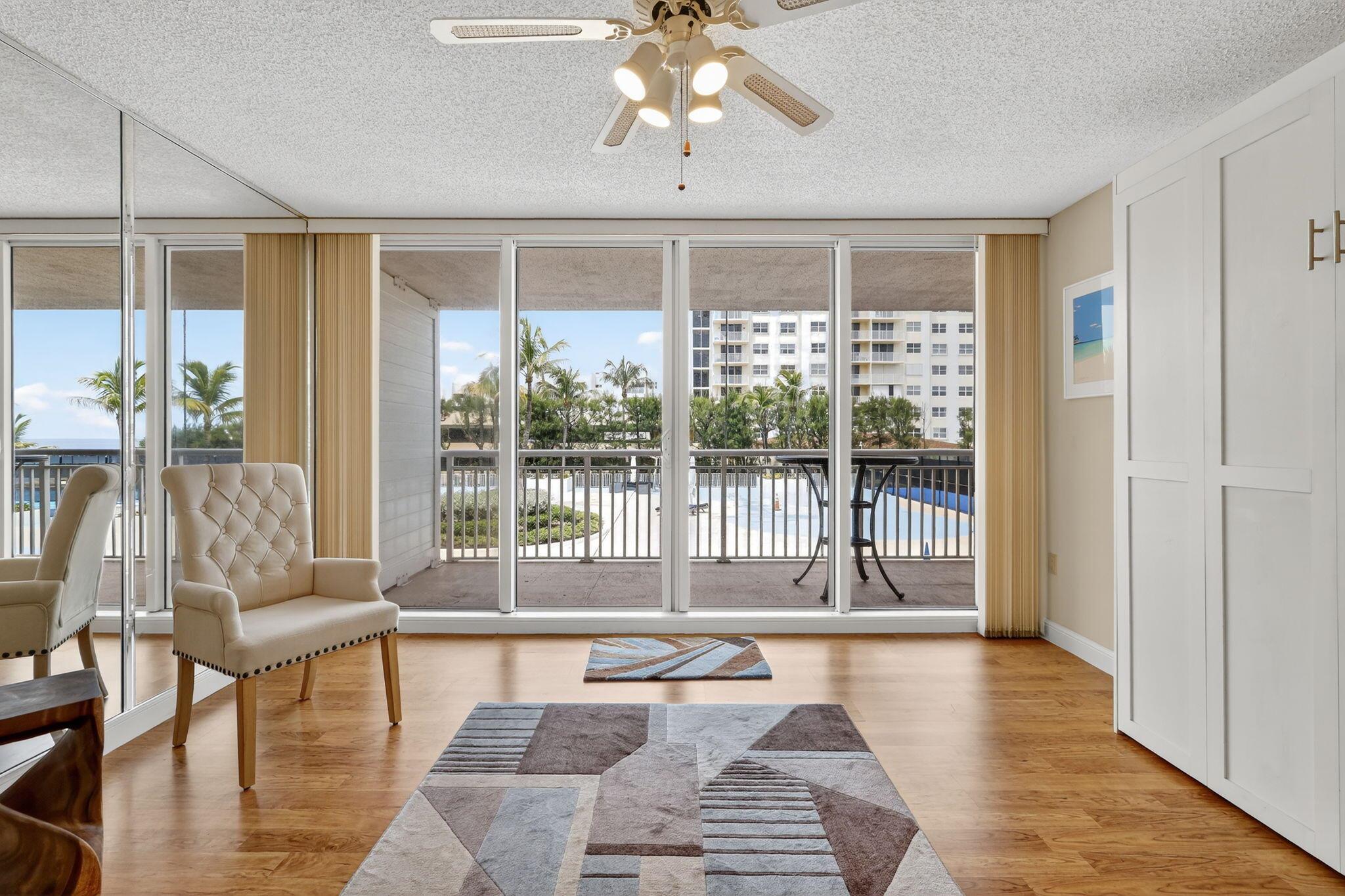 BARCLAY CONDO - Residential