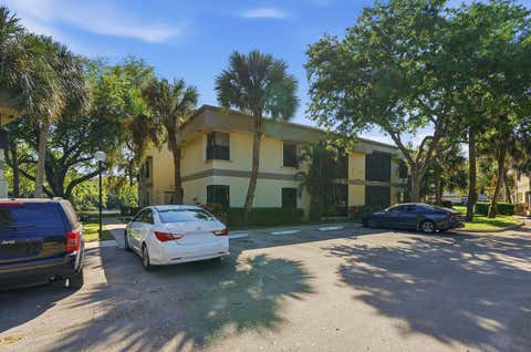 Tiny photo for 2928 Carambola Circle S, Coconut Creek, FL 33066 (MLS # B26008264)