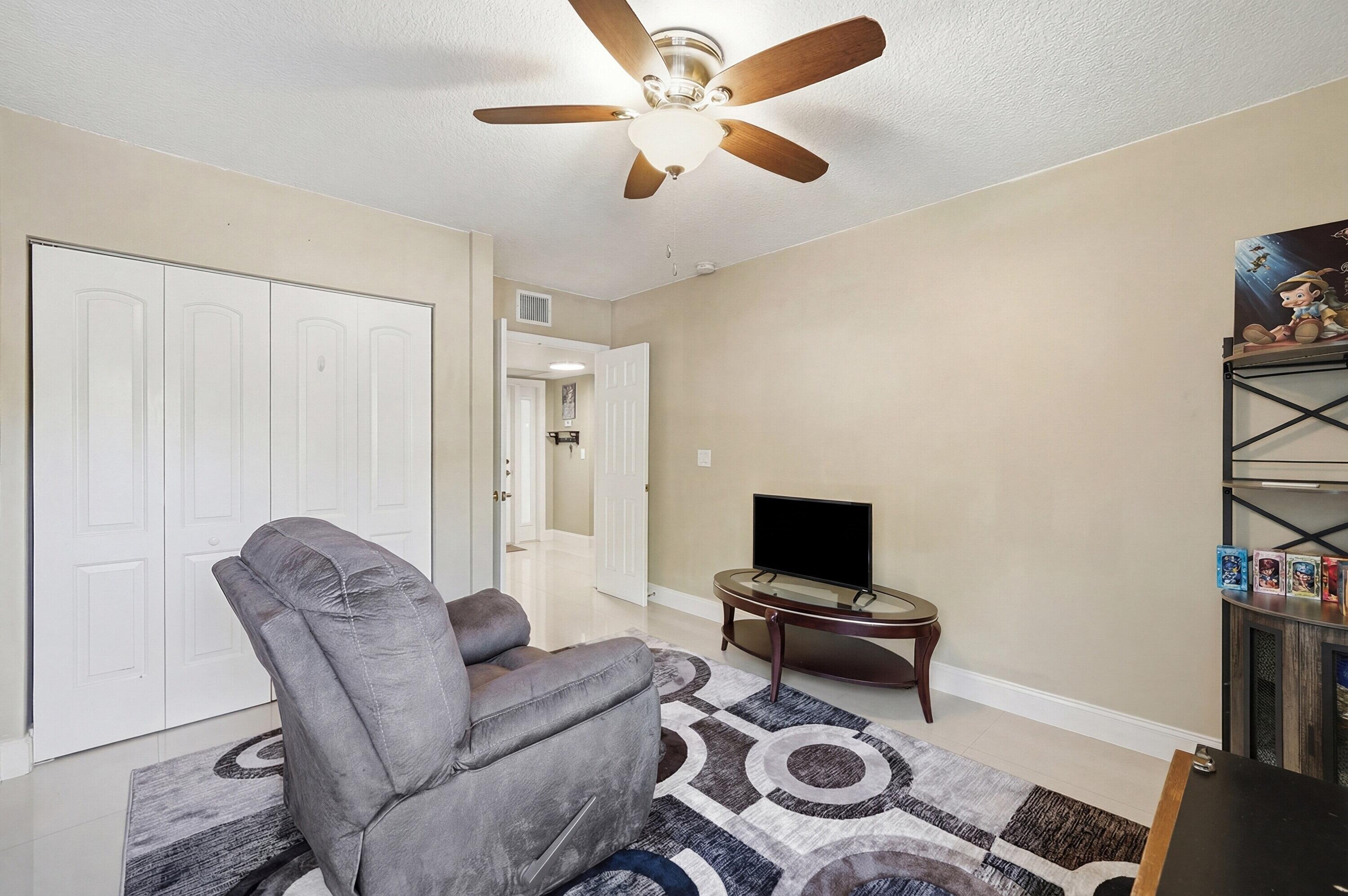 APPLEWOOD VILLAGE IV-D CONDO - Residential