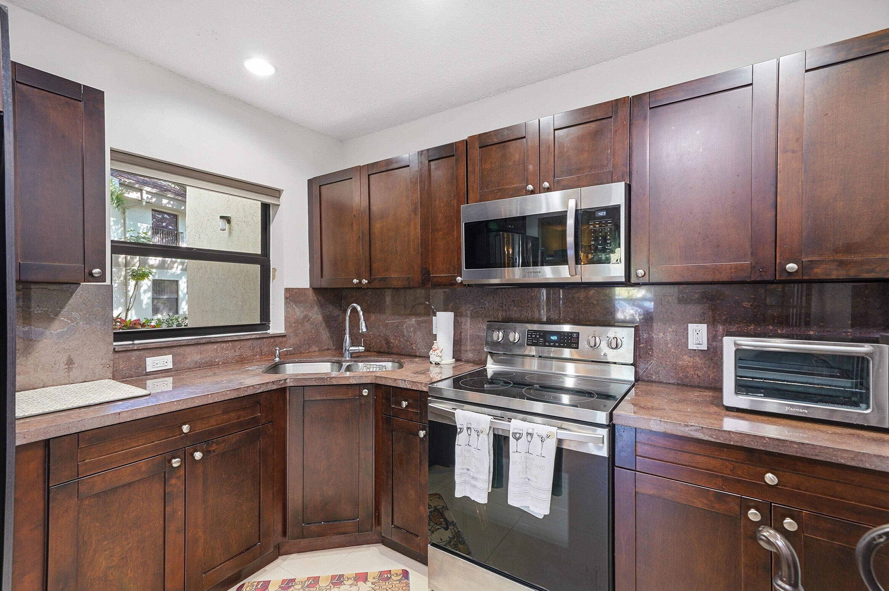 APPLEWOOD VILLAGE IV-D CONDO - Residential