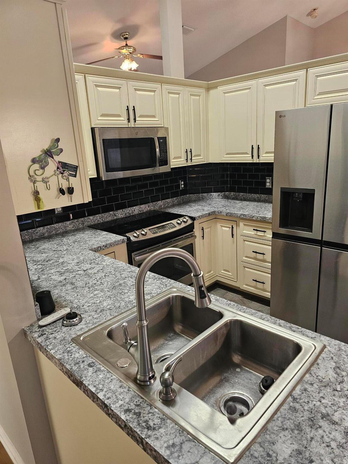 SEBASTIAN HIGHLANDS UNIT - Residential