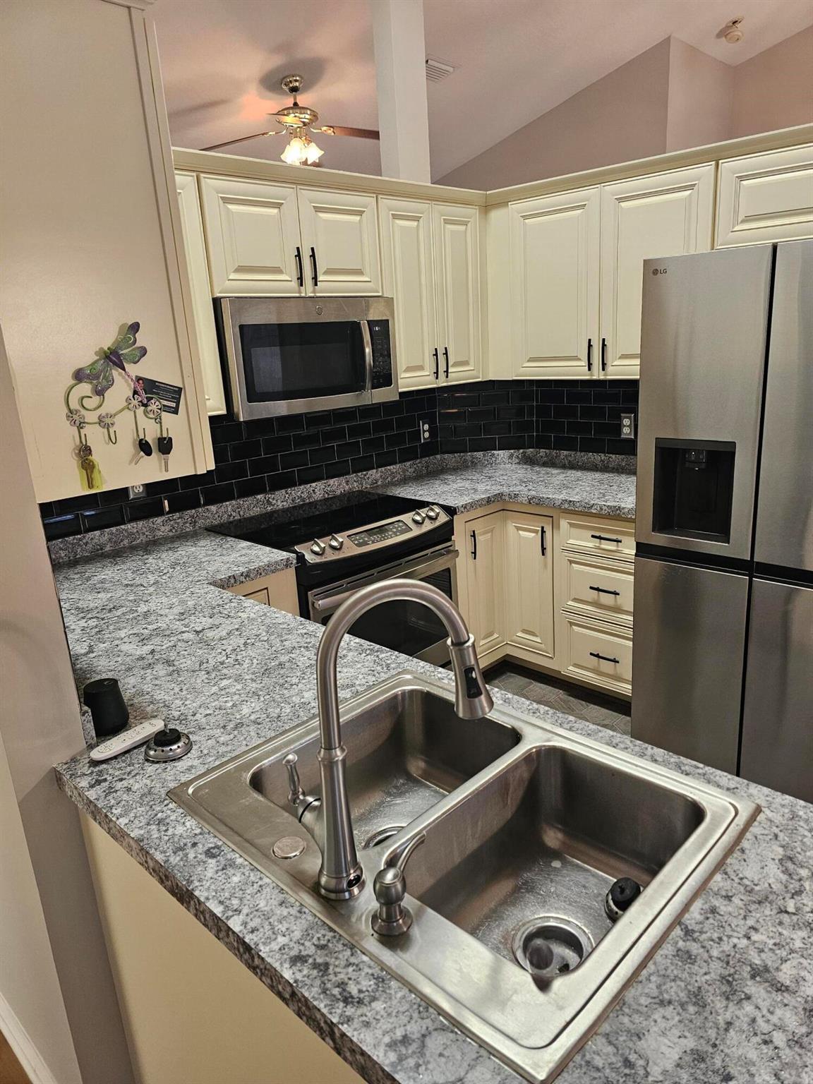 SEBASTIAN HIGHLANDS UNIT - Residential