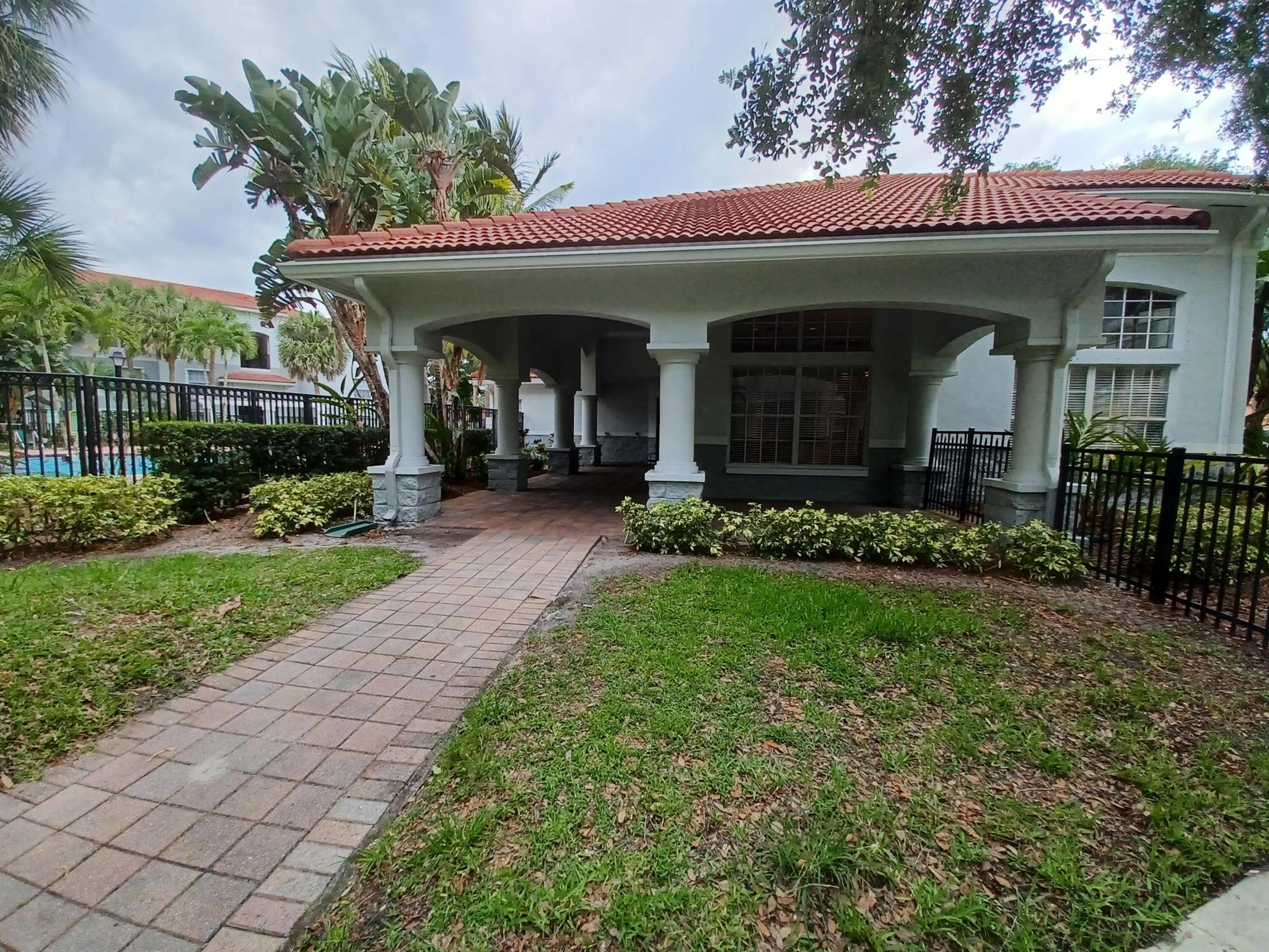 CONDOS AT COURTNEY PARK - Residential Lease