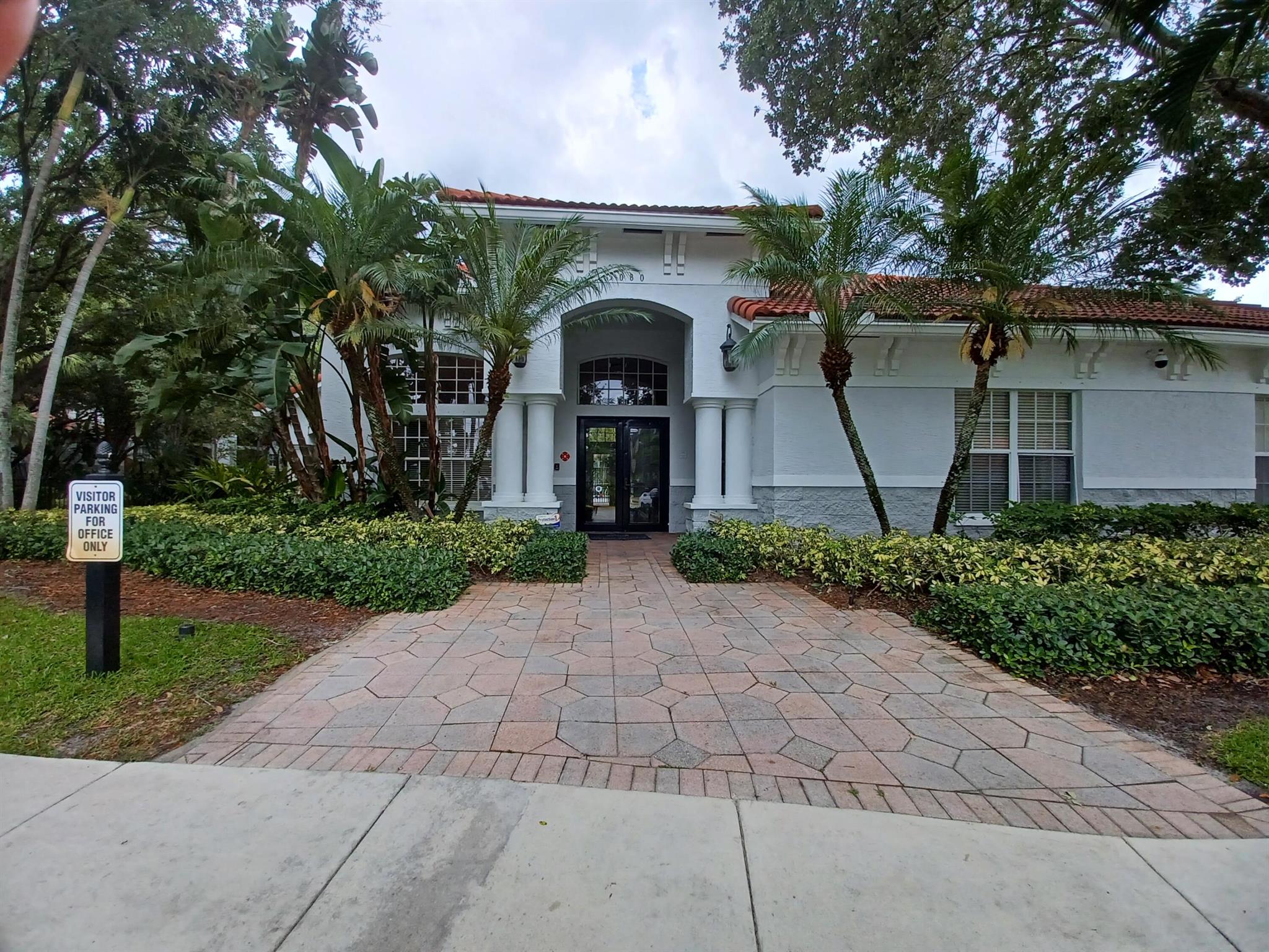 CONDOS AT COURTNEY PARK - Residential Lease