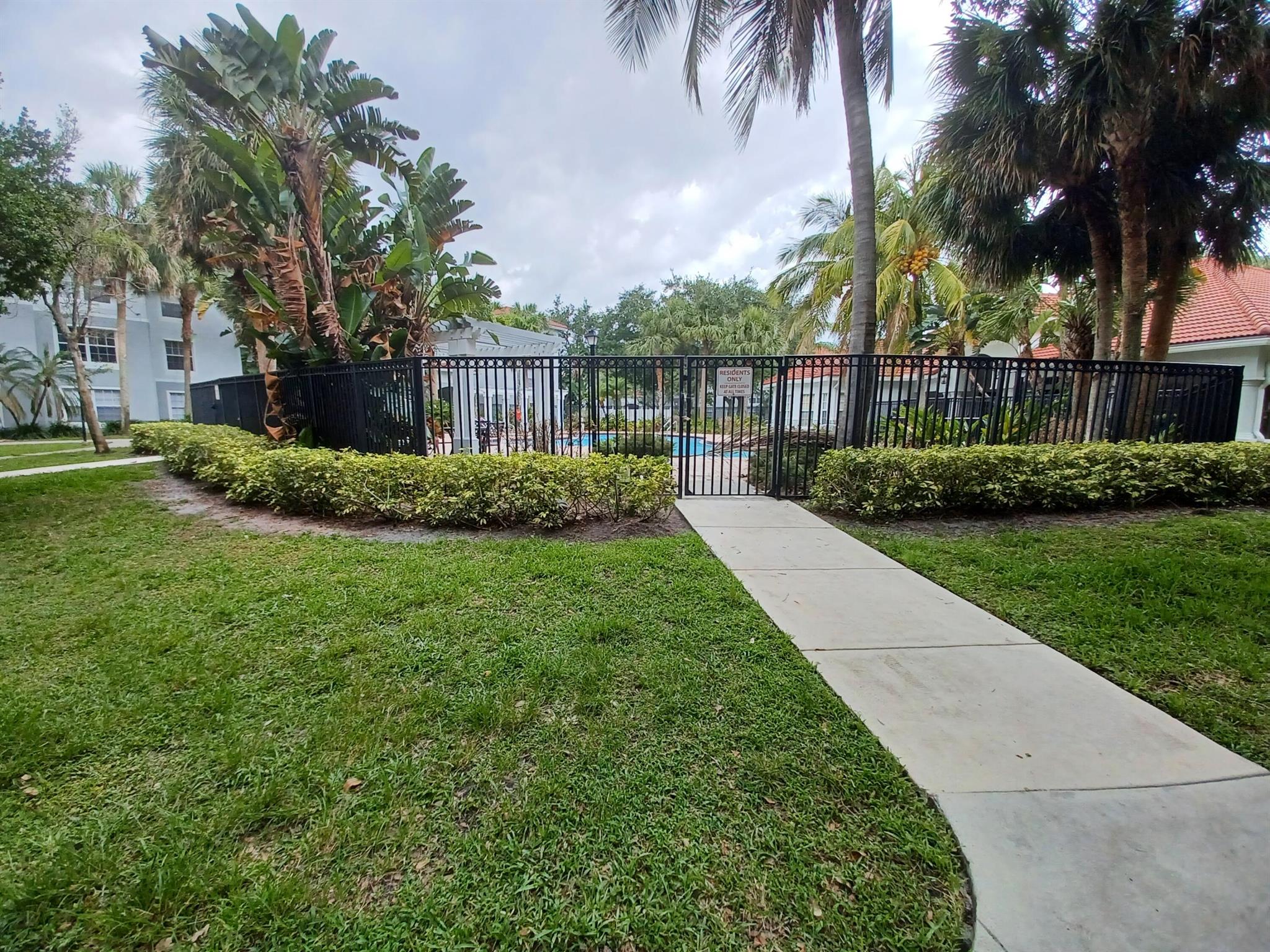 CONDOS AT COURTNEY PARK - Residential Lease