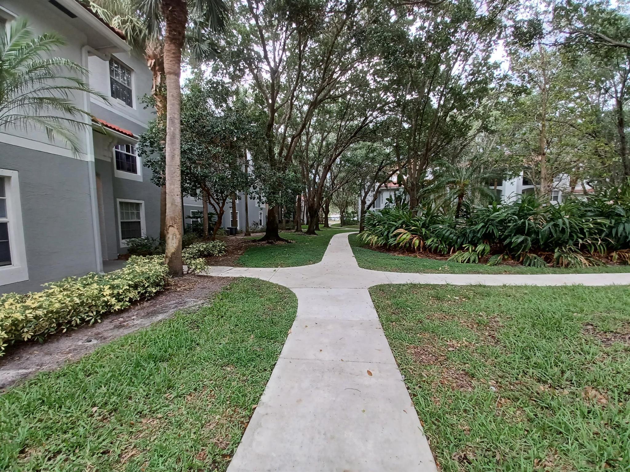 CONDOS AT COURTNEY PARK - Residential Lease