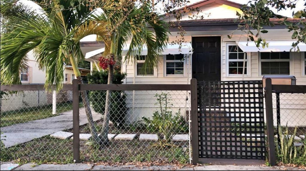 Photo of 1115 Grant Street, West Palm Beach, FL 33407 (MLS # B26035011)