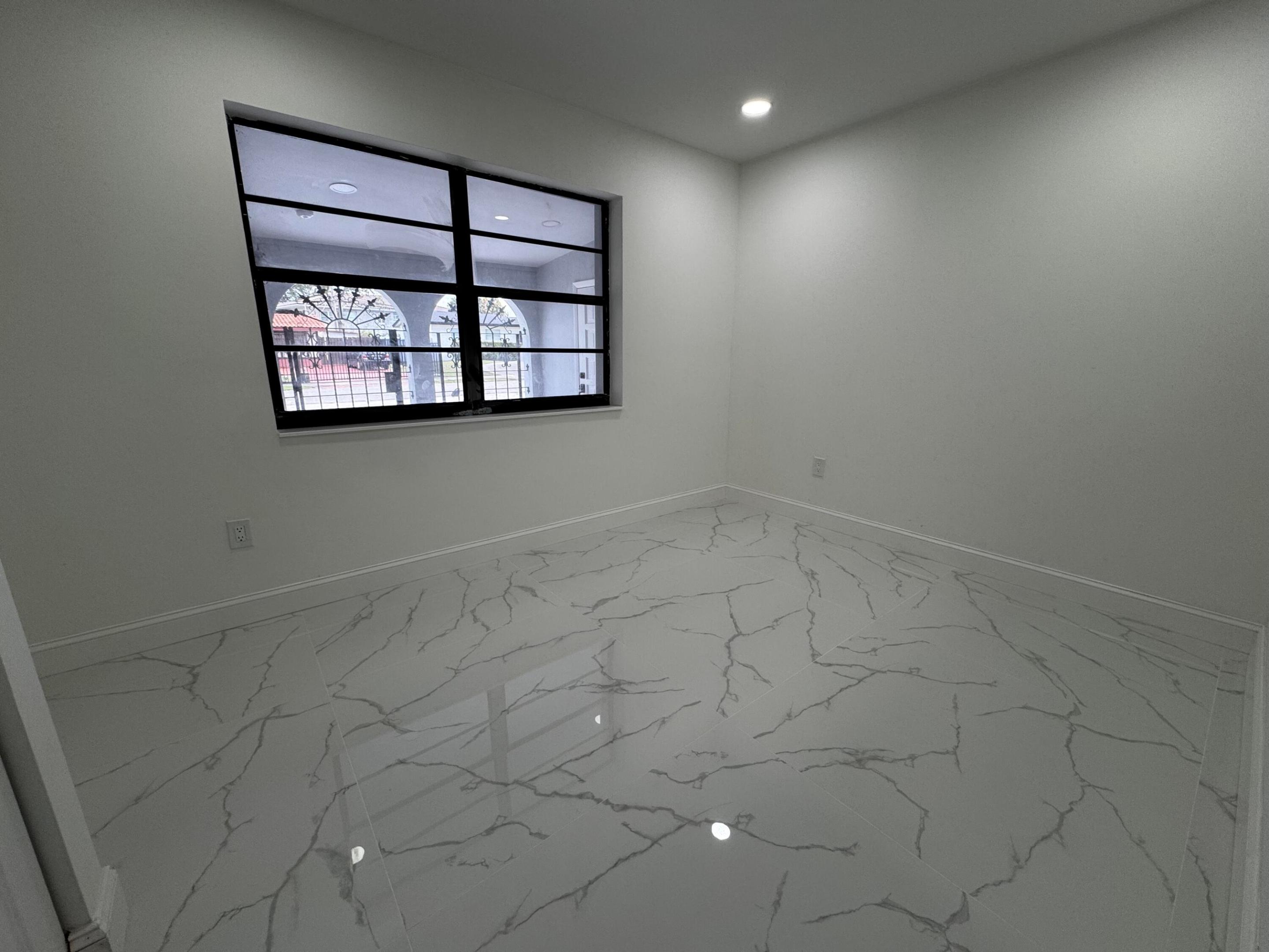 8805 SW 43rd Terrace