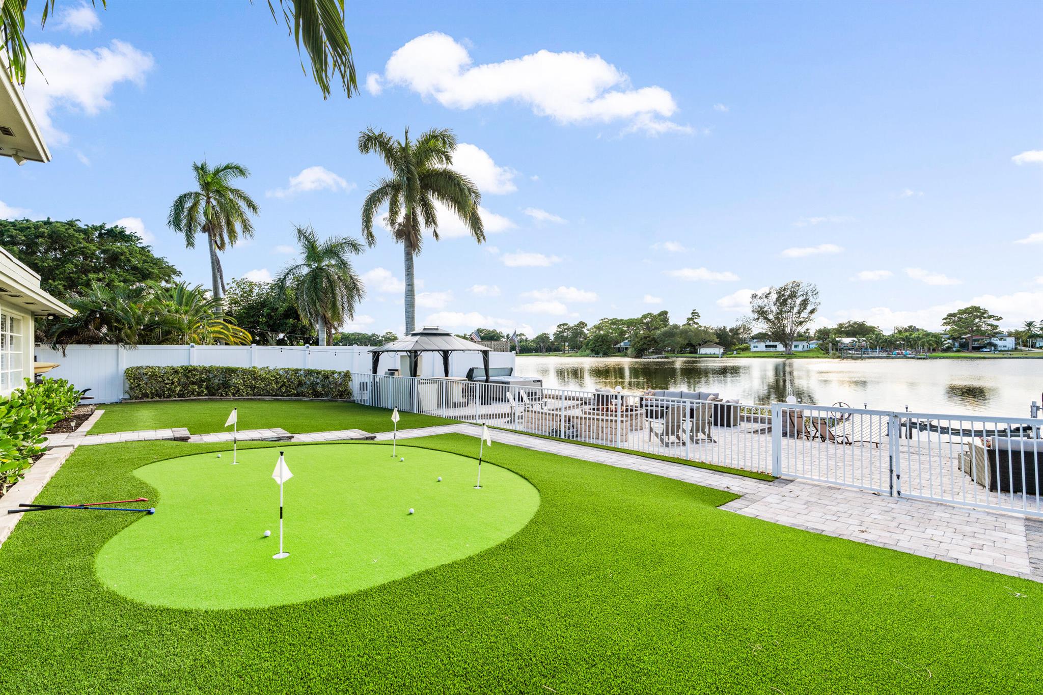 ISLAND ESTATES - Residential