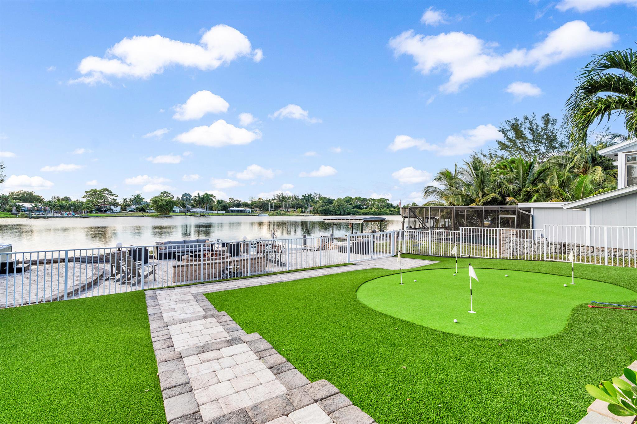 ISLAND ESTATES - Residential