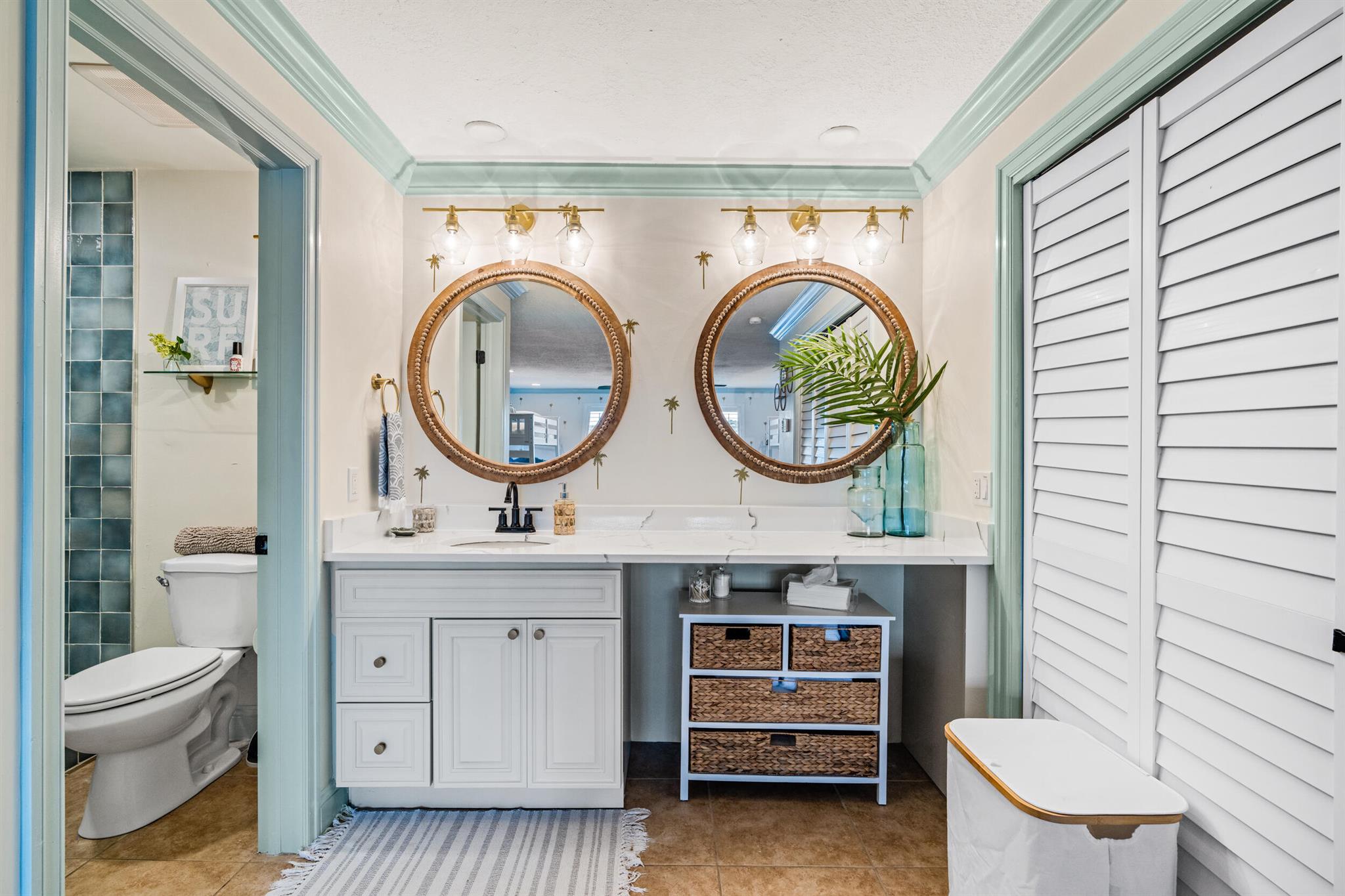 ISLAND ESTATES - Residential