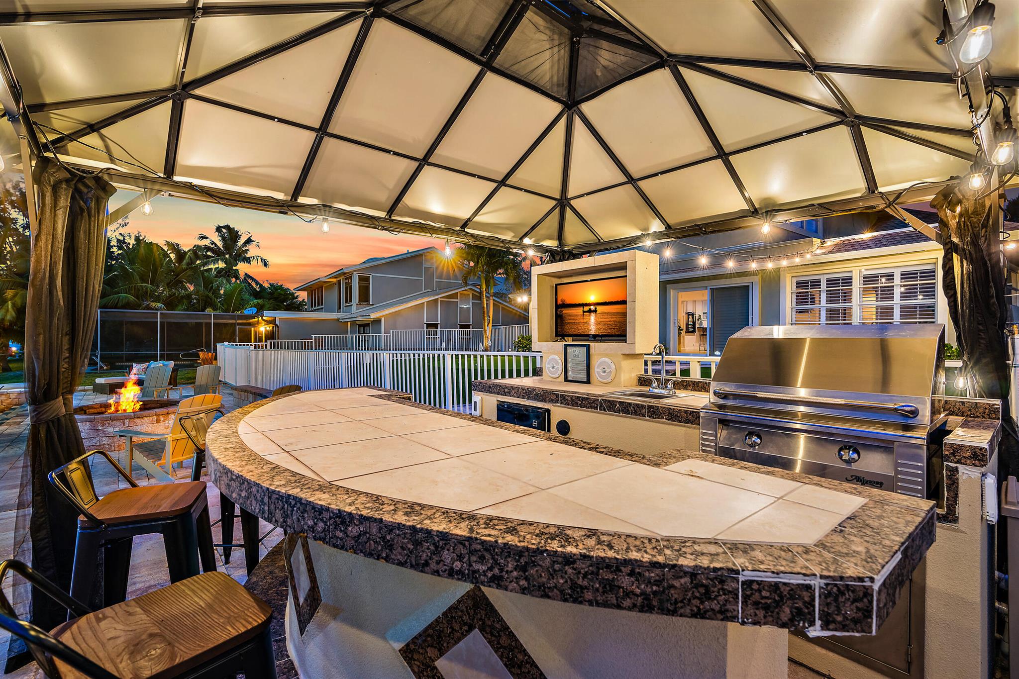 ISLAND ESTATES - Residential