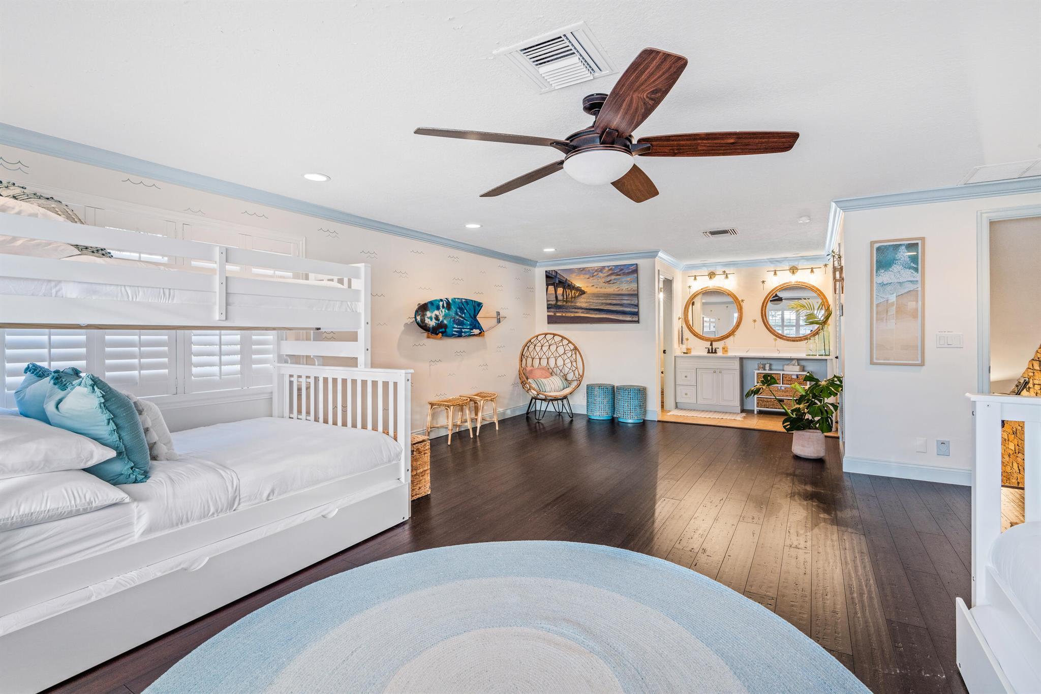 ISLAND ESTATES - Residential