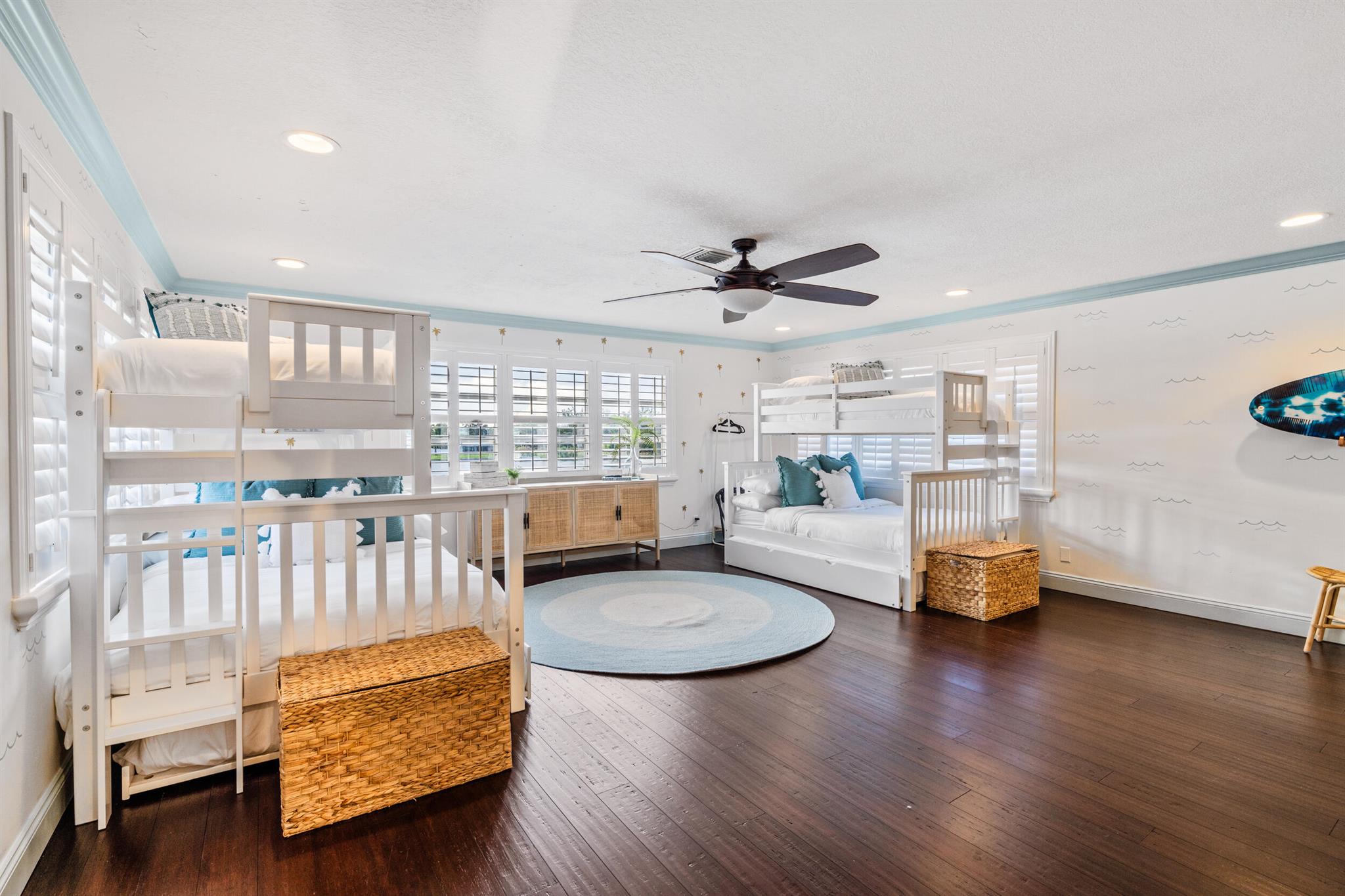 ISLAND ESTATES - Residential