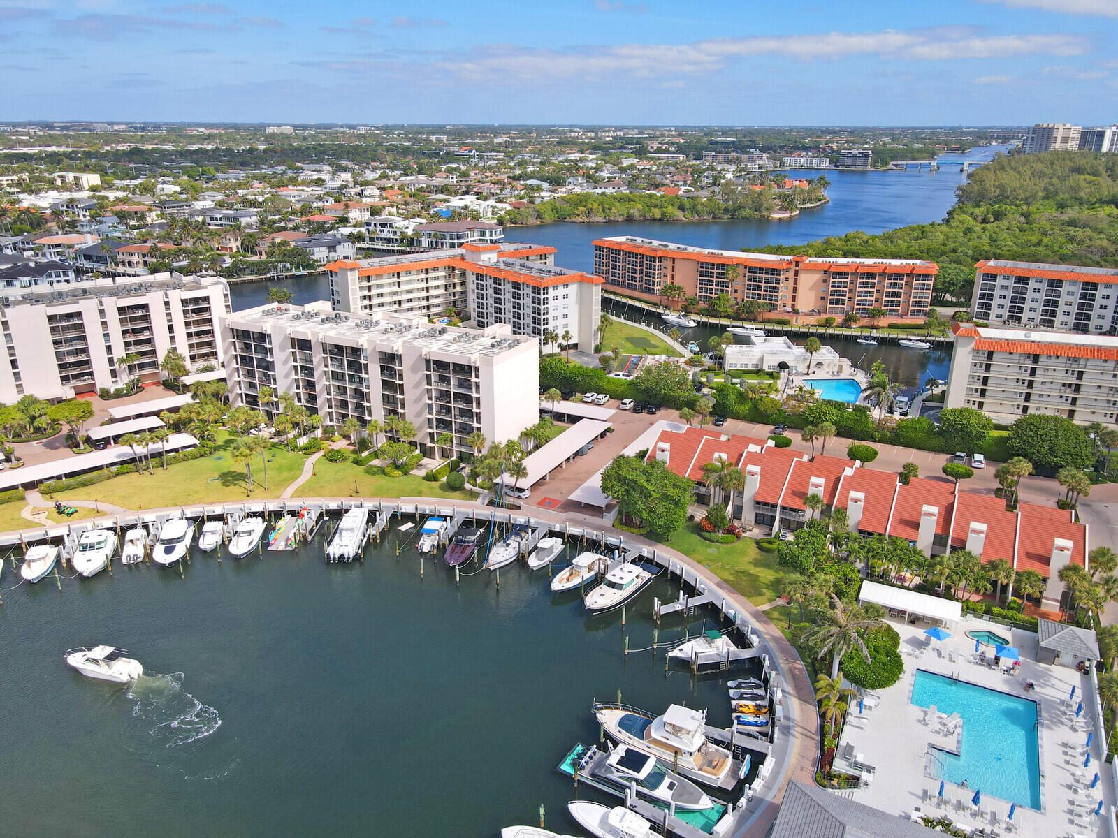 YACHT & RACQUET CLUB OF BOCA RATON CONDO - Residential